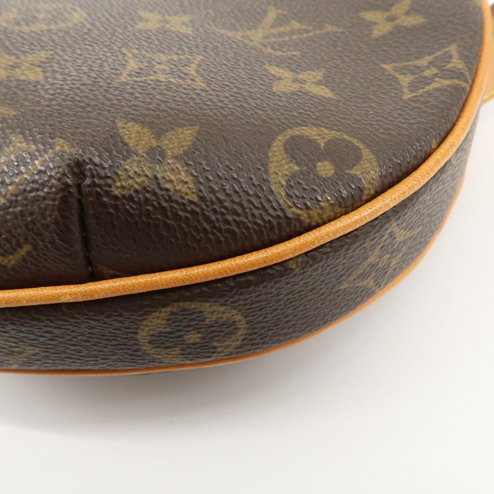 Louis Vuitton Monogram Pochette Croissant Shoulder Bag M51510