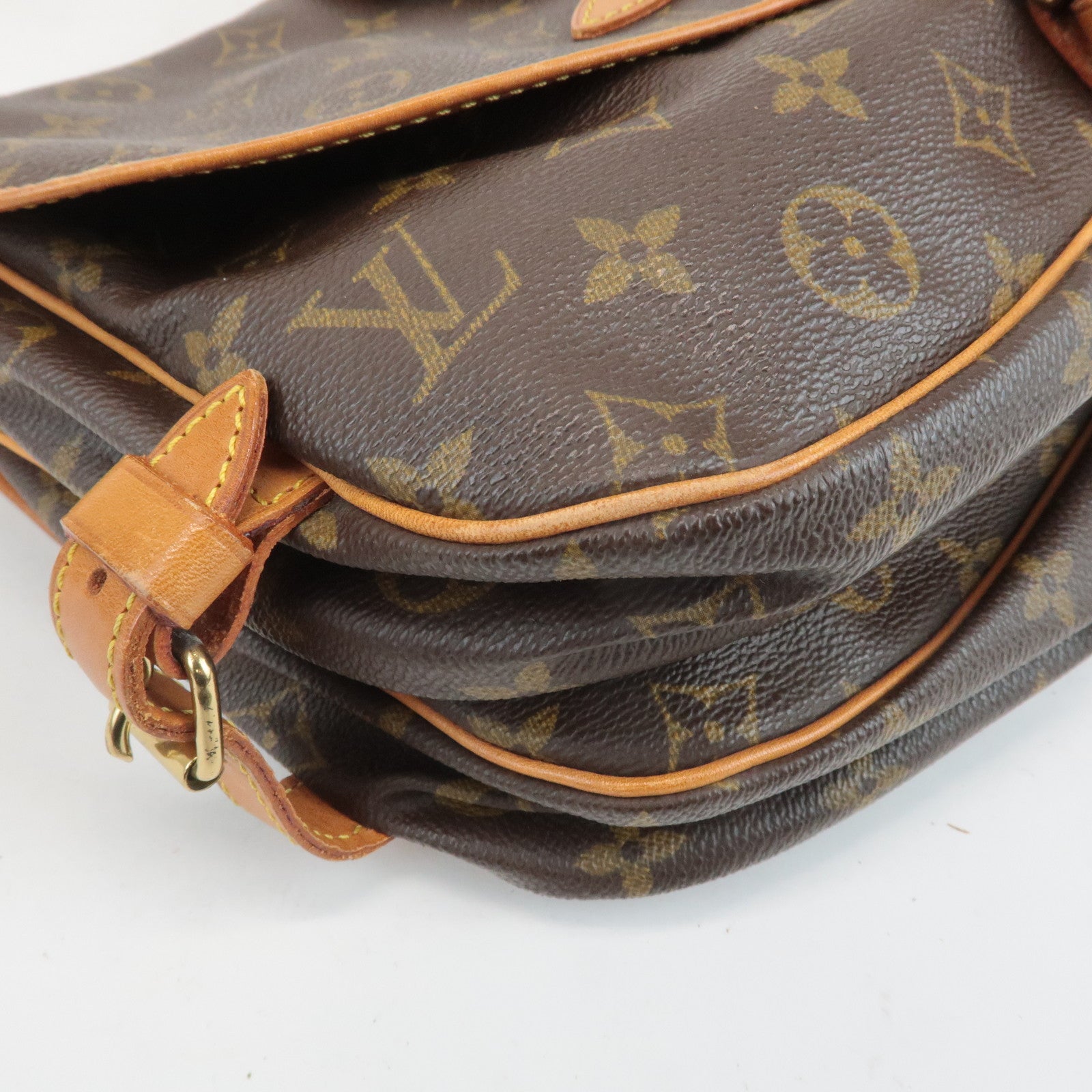 Louis Vuitton Monogram Saumur 30 Crossbody Bag Brown M42256 Used