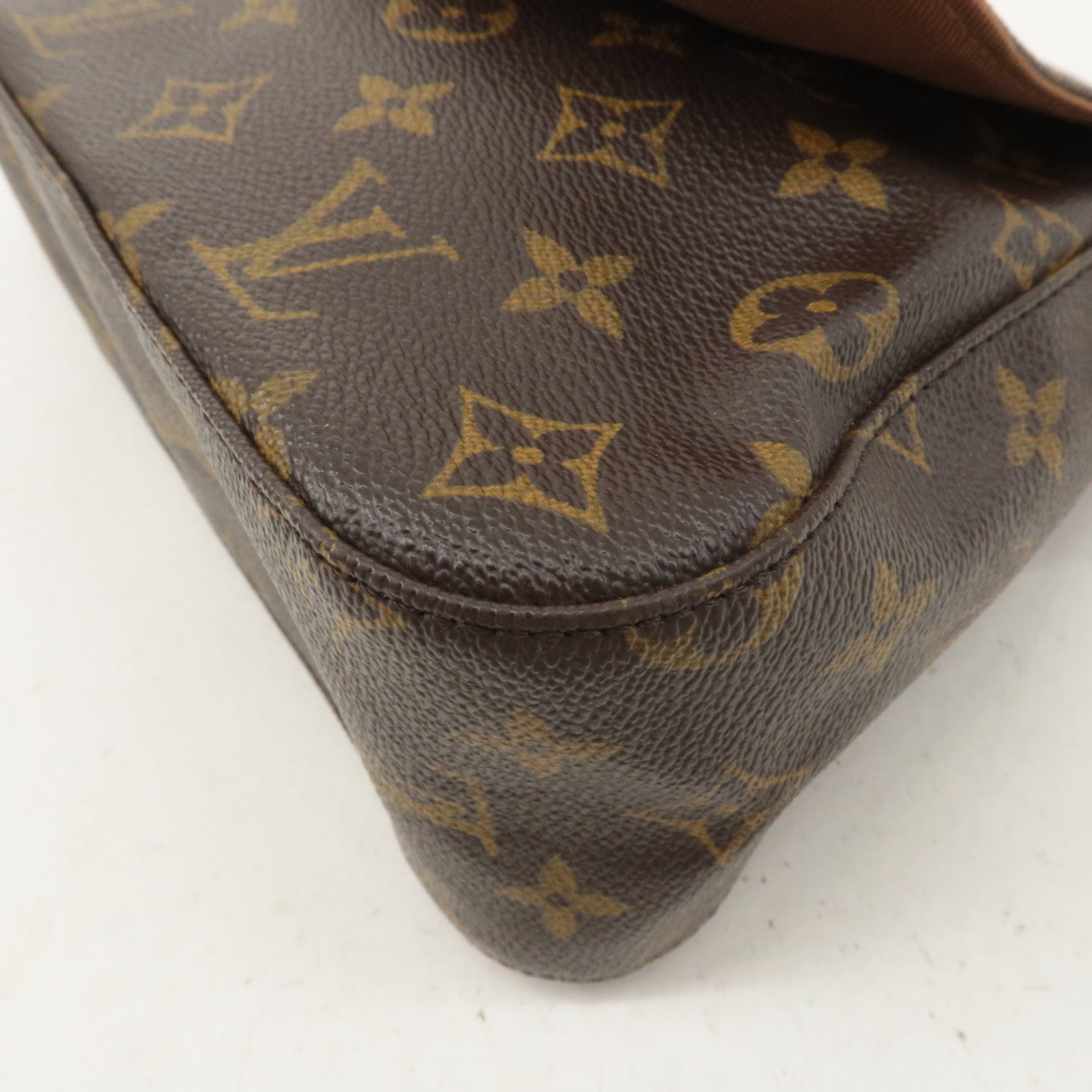 Louis Vuitton Monogram Mini Looping Shoulder Bag Hand Bag M51147