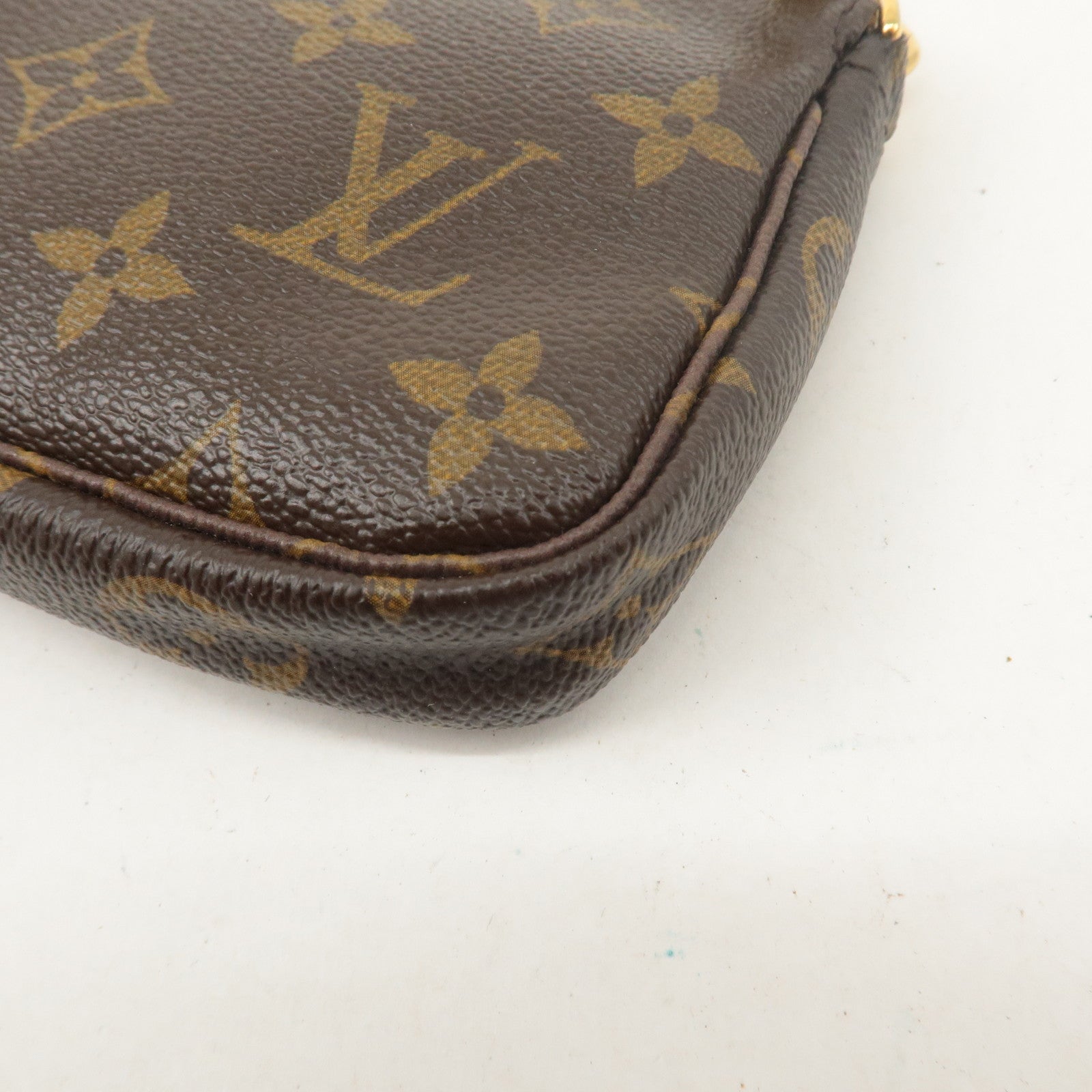 Louis Vuitton Monogram T&B Mini Pochette Accessoires Pouch M60153