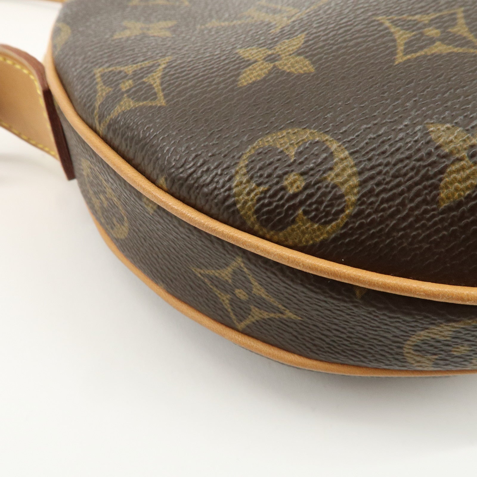 Louis Vuitton Monogram Pochette Croissant Shoulder Bag M51510