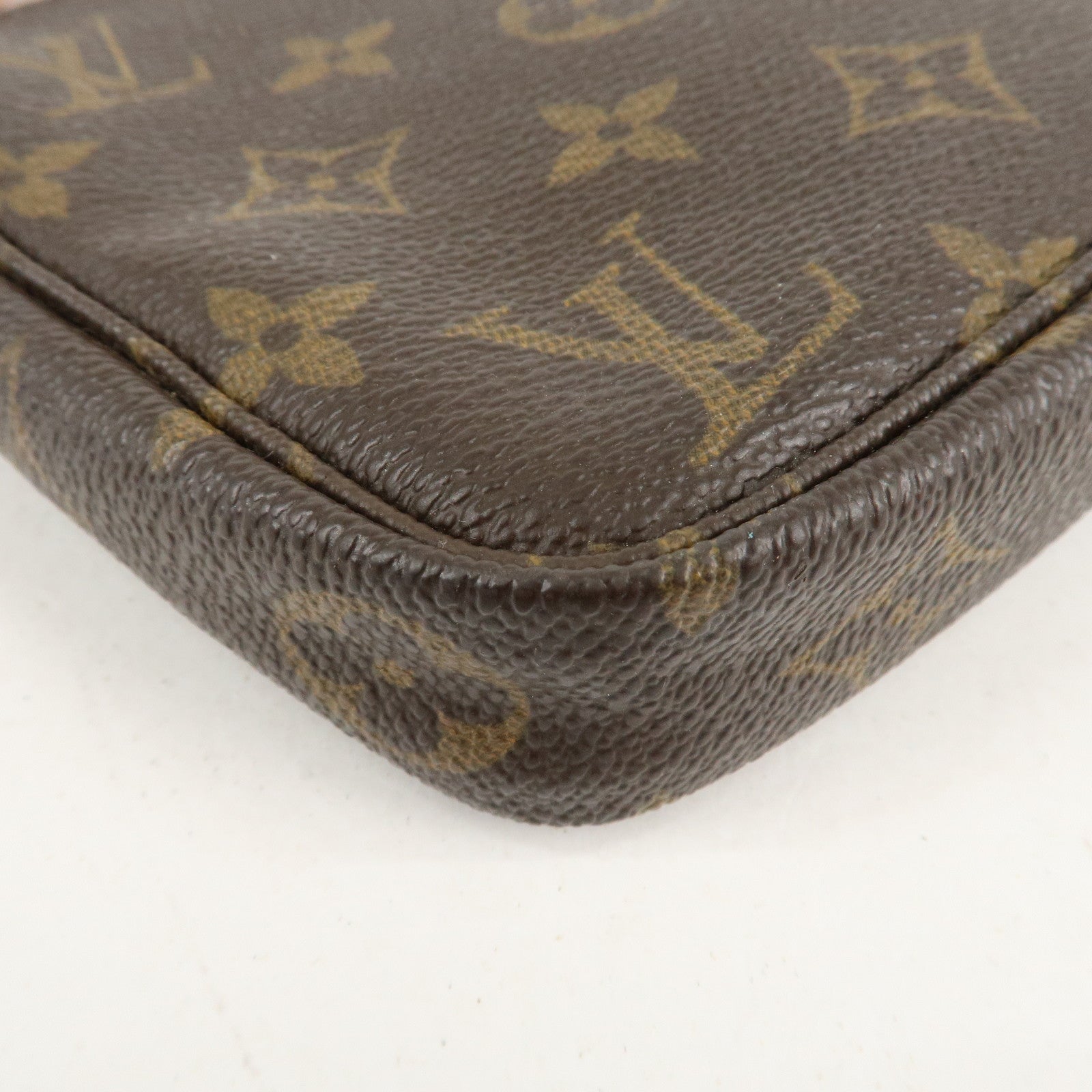 Louis Vuitton Monogram Pochette Accessoires Pouch M51980