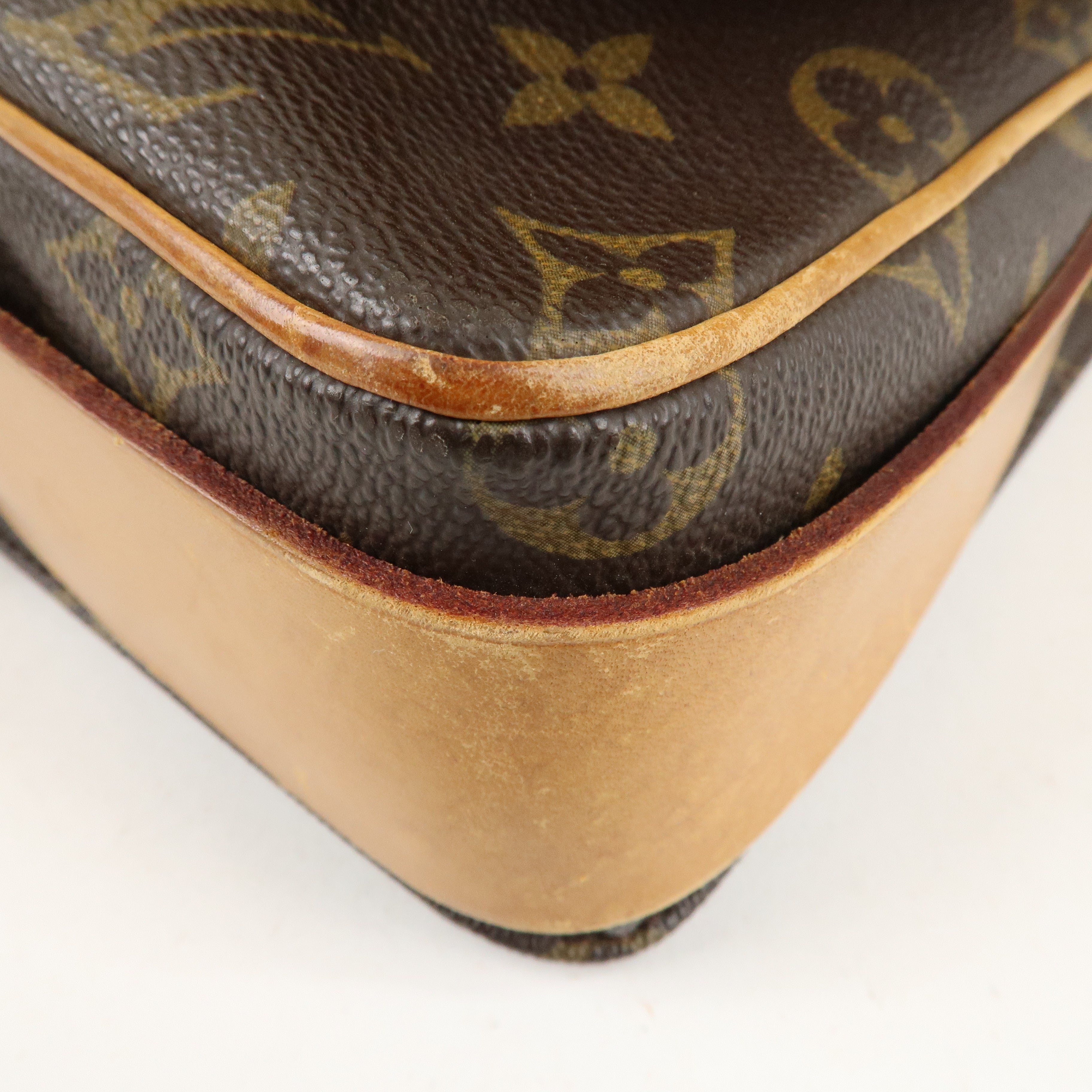 Louis Vuitton Monogram Cartouchiere 26 Shoulder Bag M51252