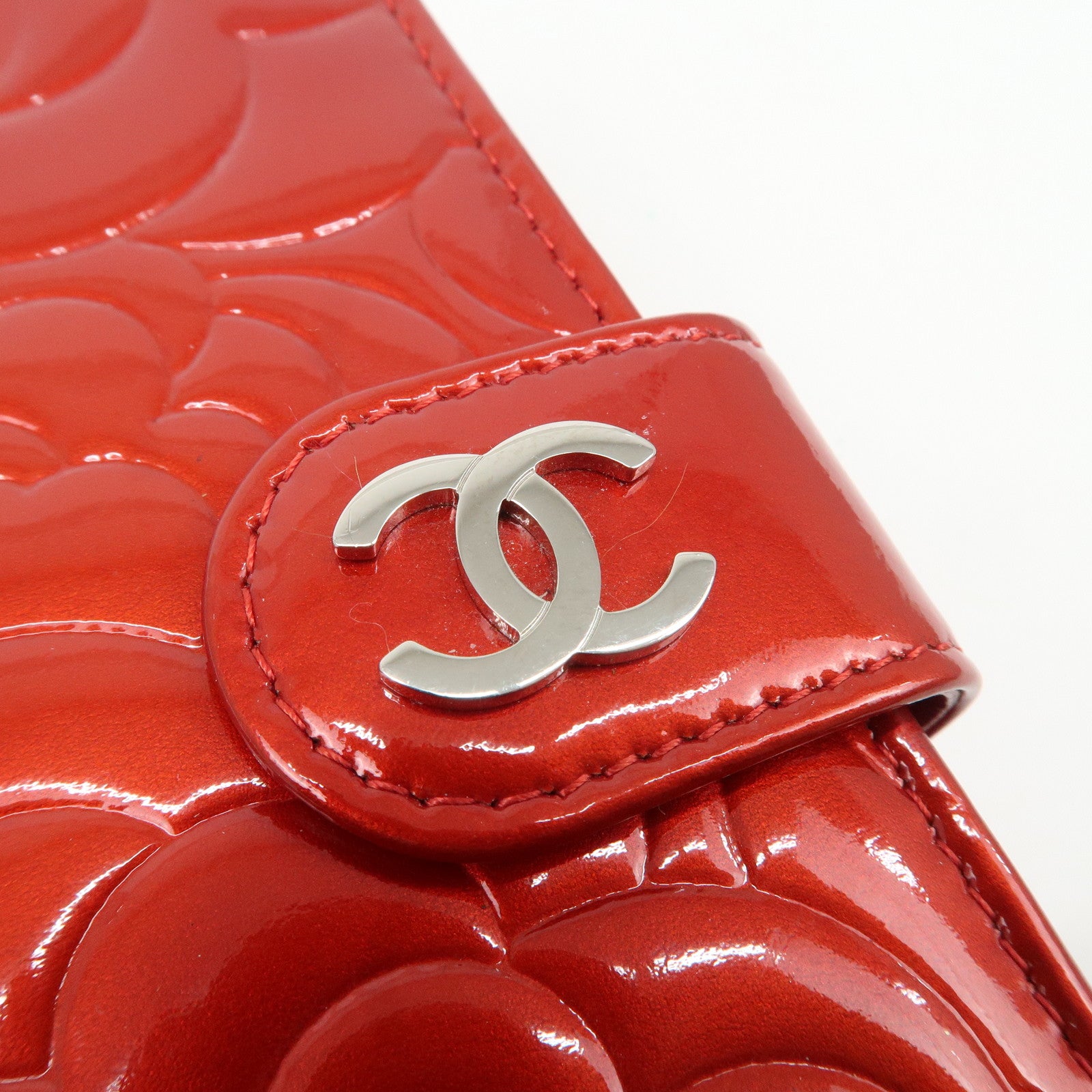 CHANEL Camellia Patent Leather Bi-fold Wallet Red Used