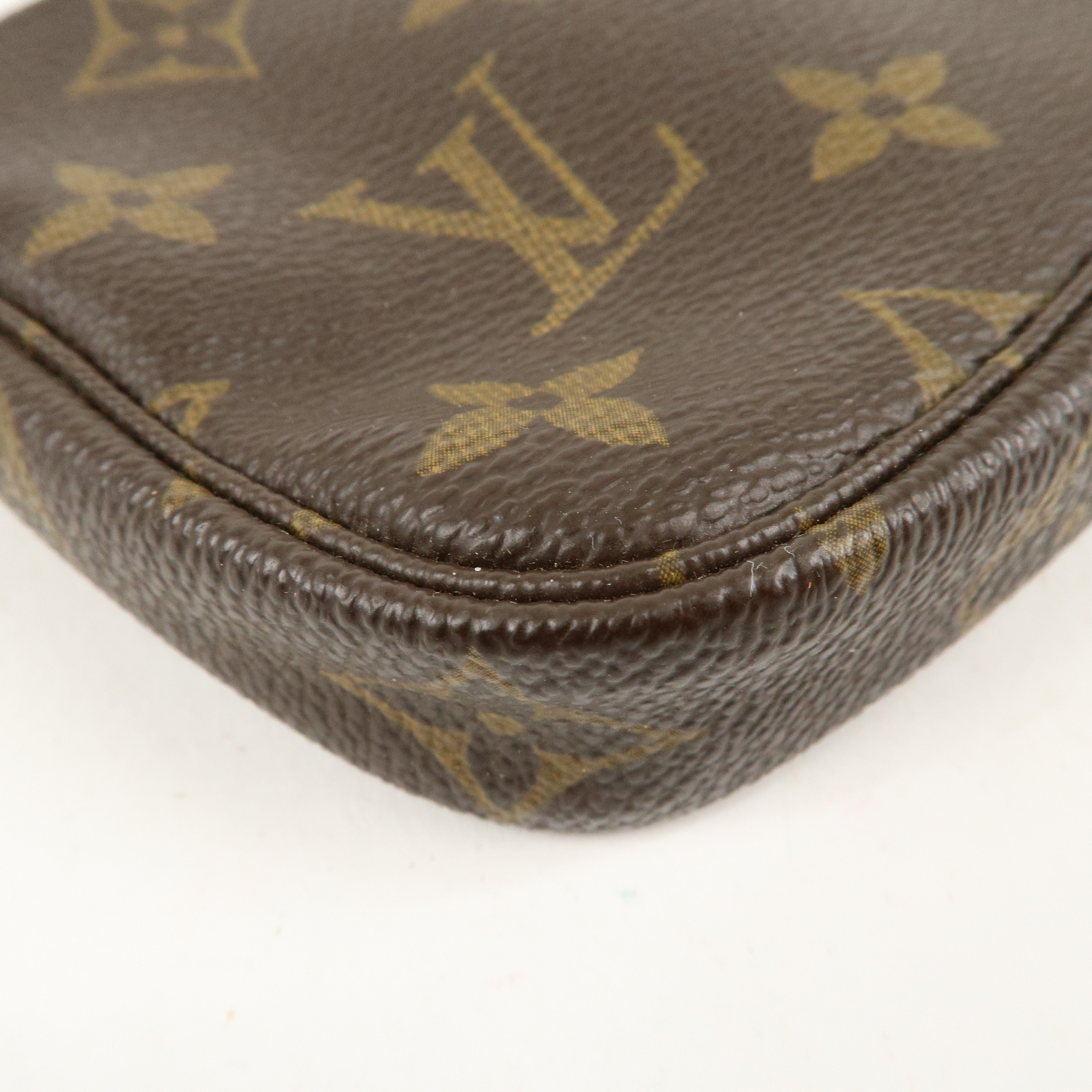 Louis Vuitton Monogram Mini Pochette Accessoires Pouch M58009