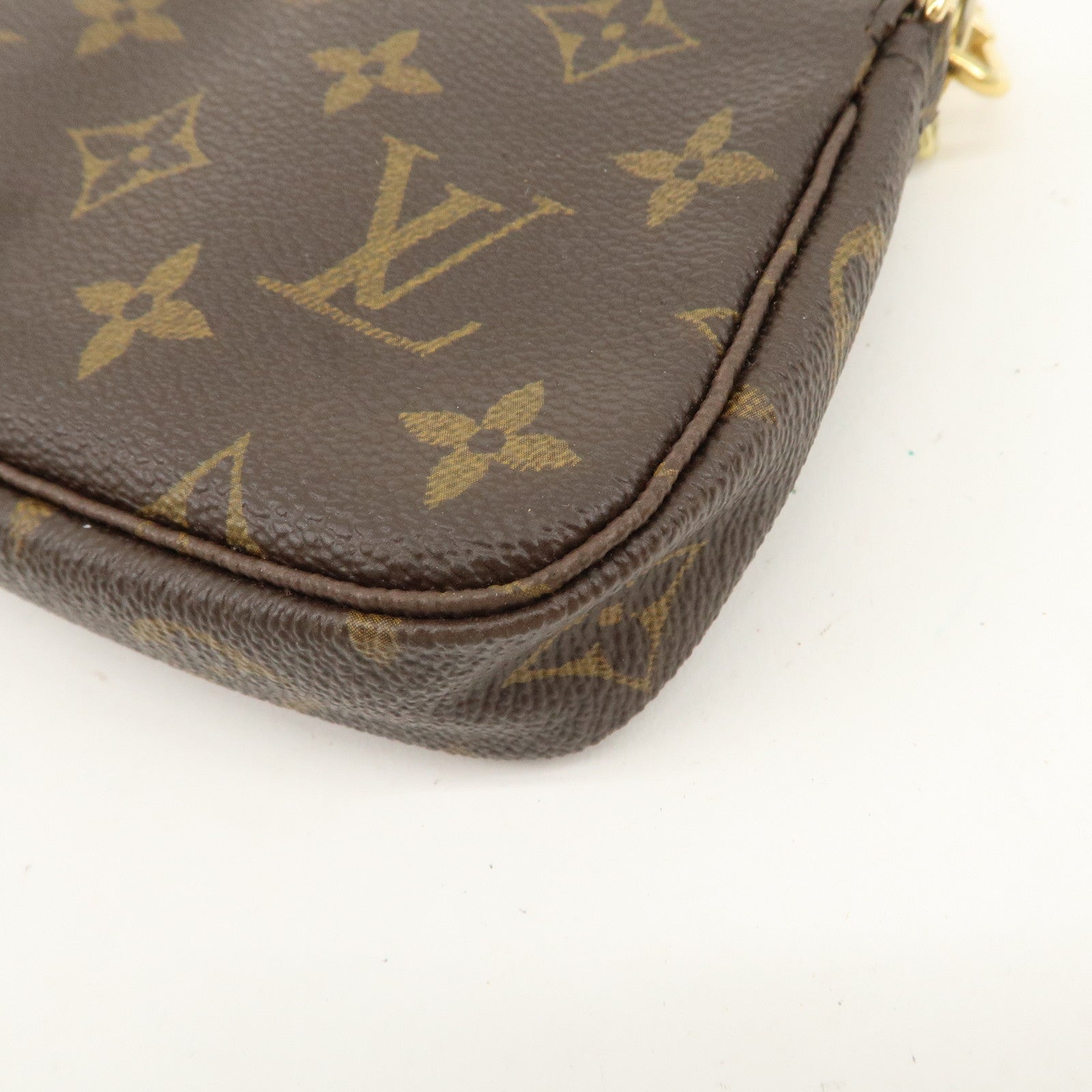 Louis Vuitton Monogram Mini Pochette Accessoires Pouch M58009