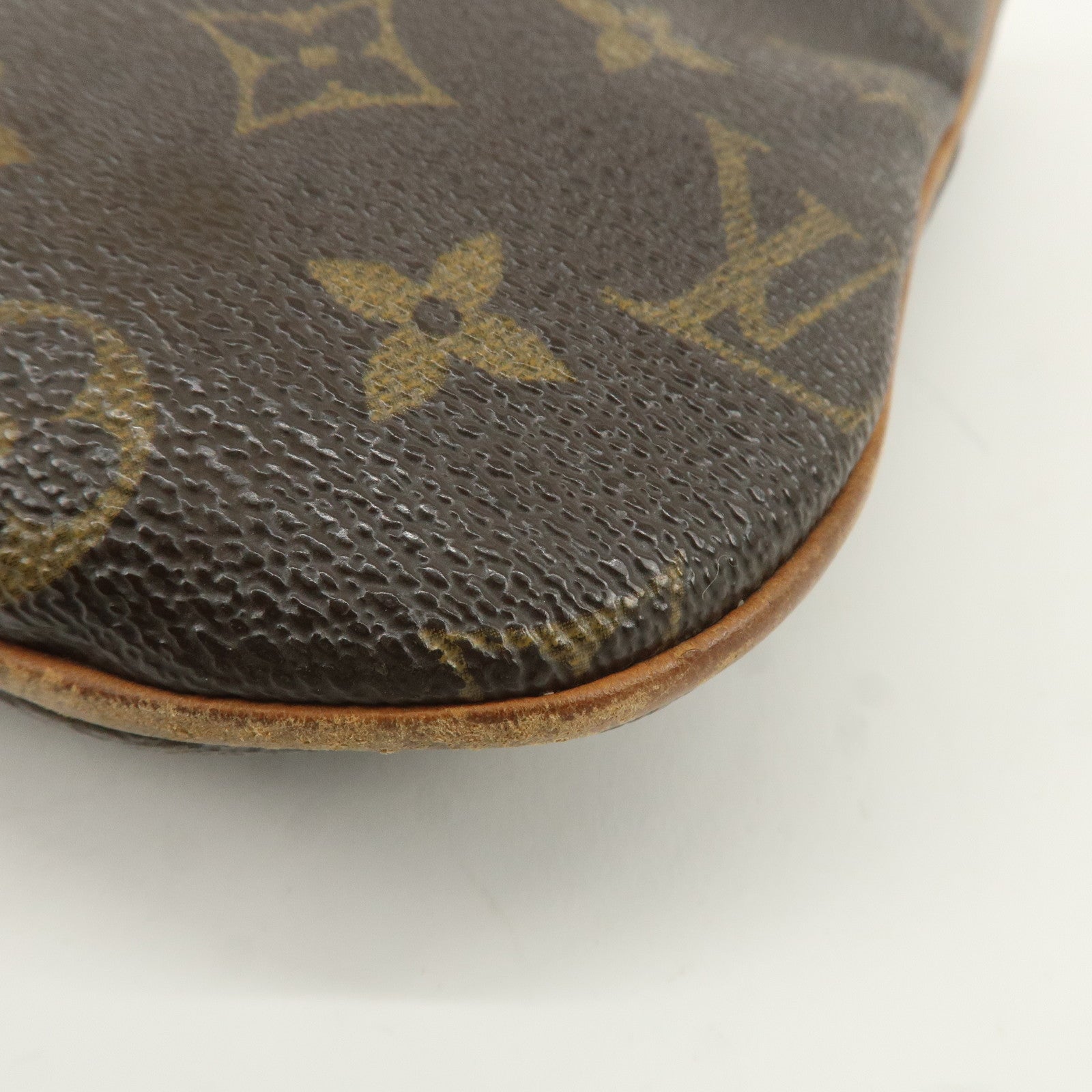 Louis Vuitton Monogram Pochette Bosphore Shoulder Bag M40044