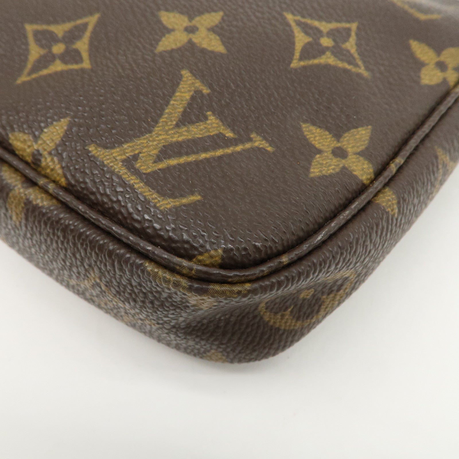 Louis Vuitton Monogram Pochette Accessoires 
Strap M51980 J00145 Used