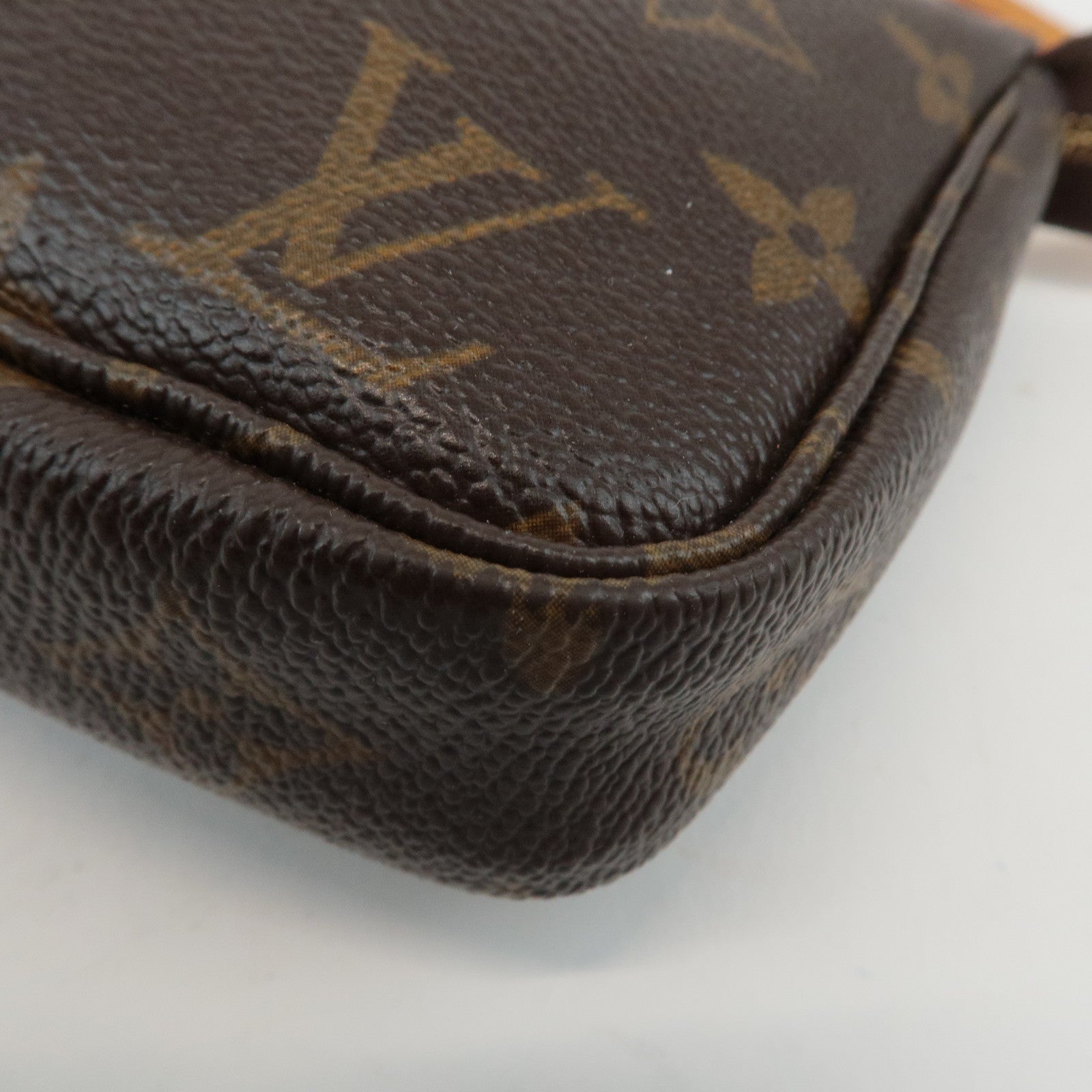 Louis Vuitton Monogram Panda Pochette Accessoires Pouch M51980