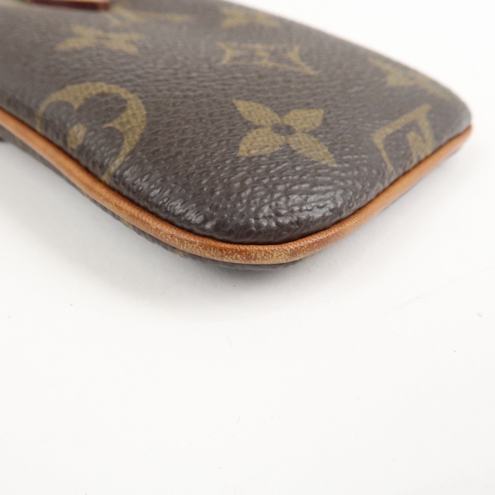 Louis Vuitton Monogram Etui Telefonne MM Brown M66546 Used