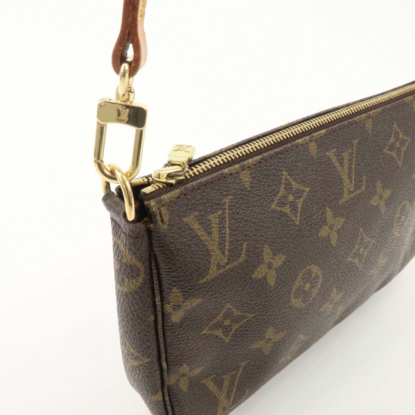 Louis Vuitton Monogram Pochette Accessoires 
Strap M51980 J00145 Used