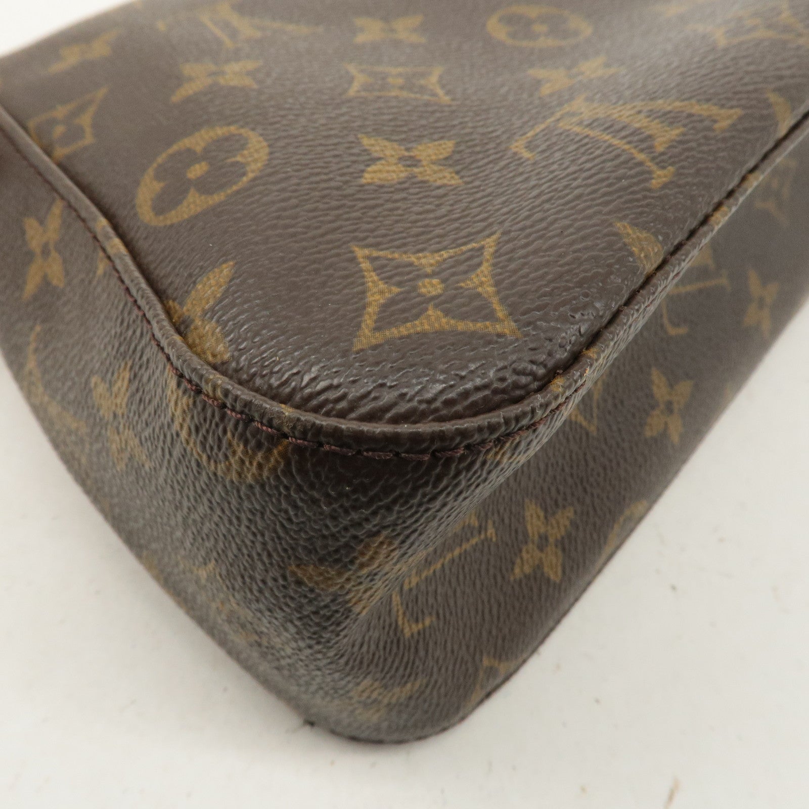 Louis Vuitton Monogram Mini Looping Shoulder Bag Hand Bag M51147