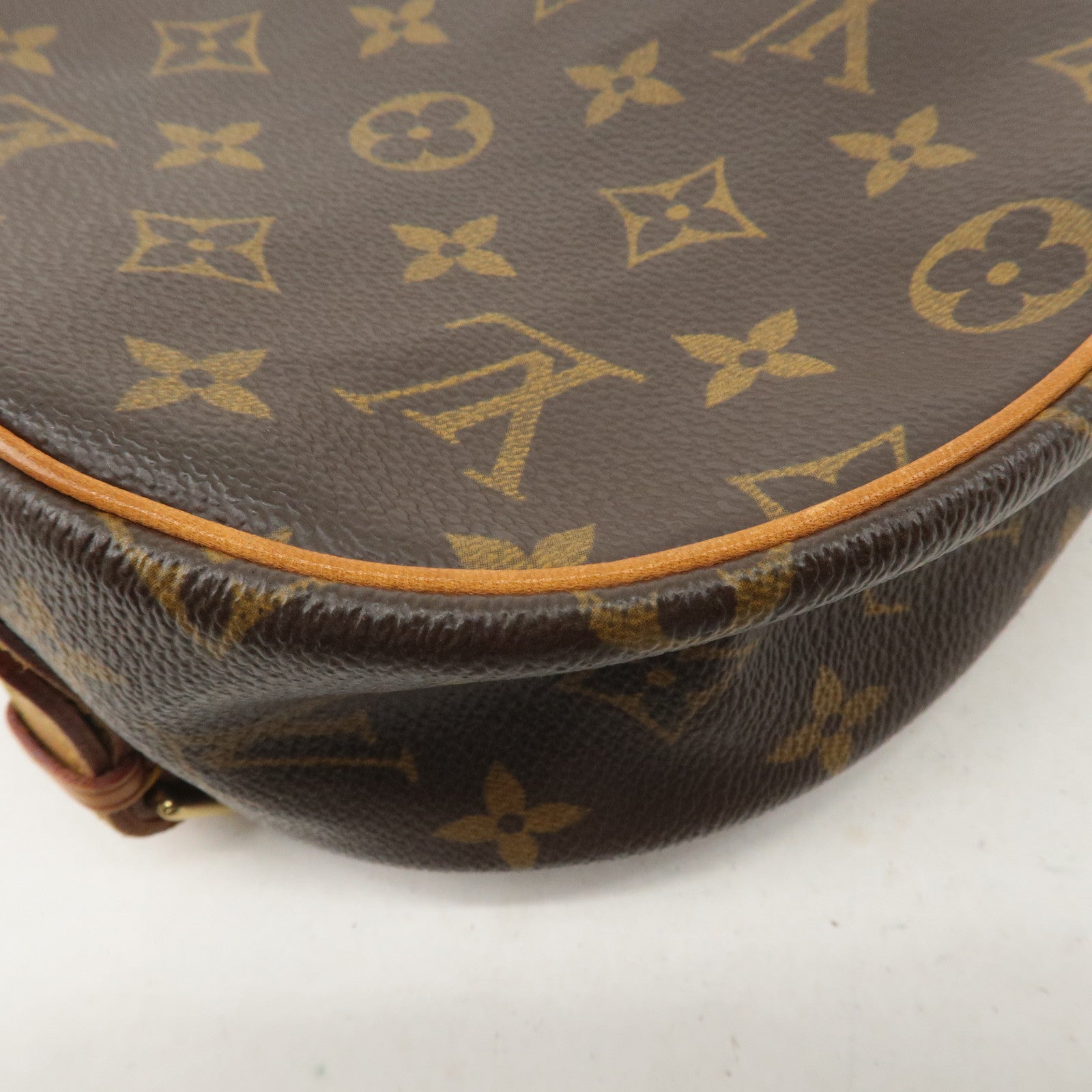 Louis Vuitton Monogram Tambourine Shoulder Bag Brown M51179