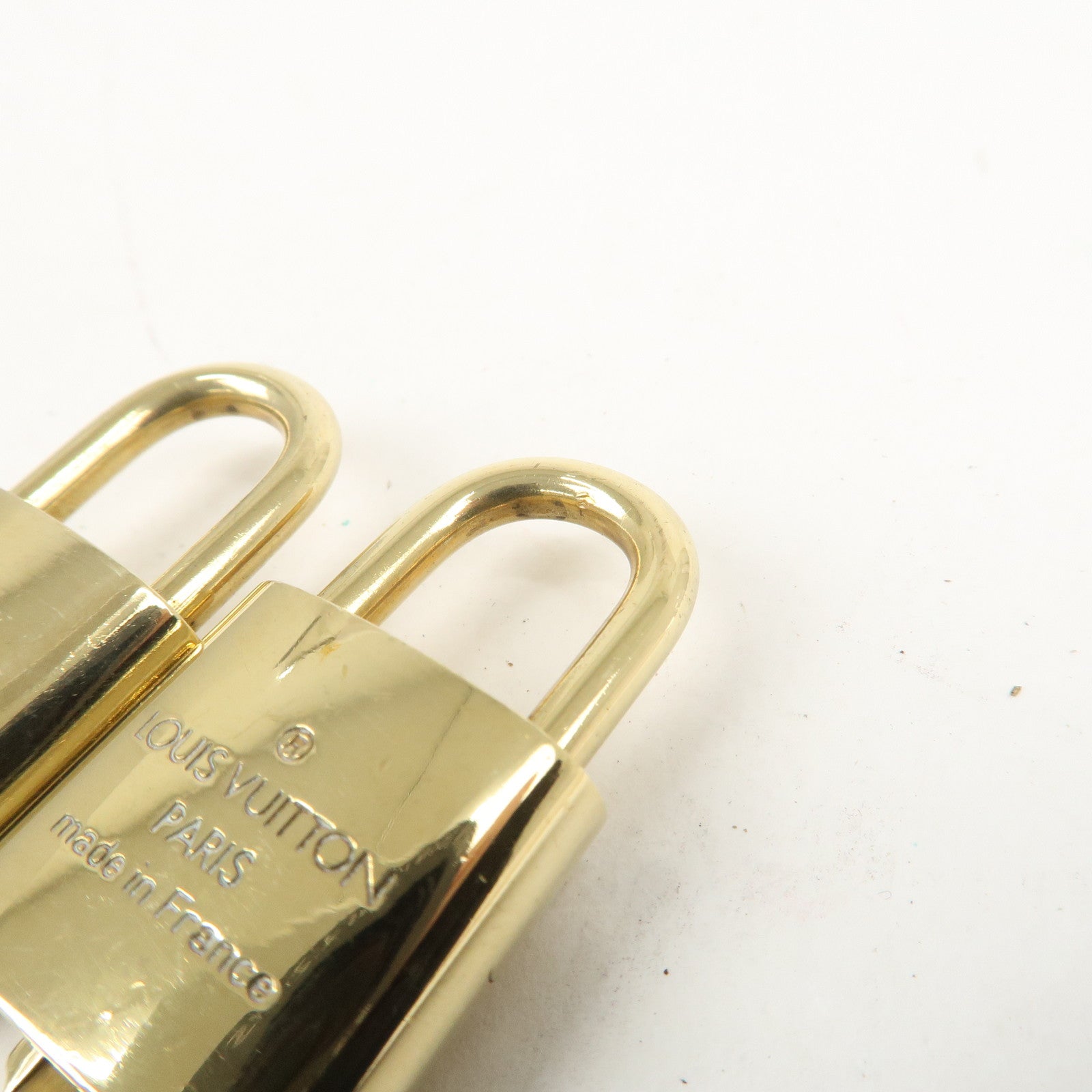 Louis Vuitton Set of 10 Lock 
Key Cadena Key Lock Metal Gold Used