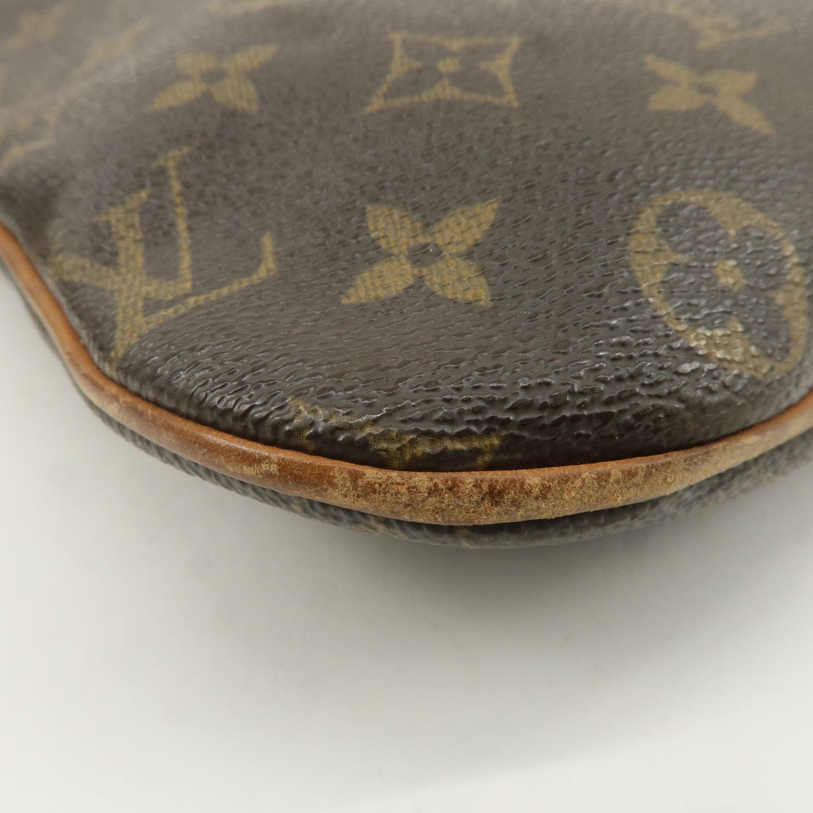 Louis Vuitton Monogram Pochette Bosphore Shoulder Bag M40044