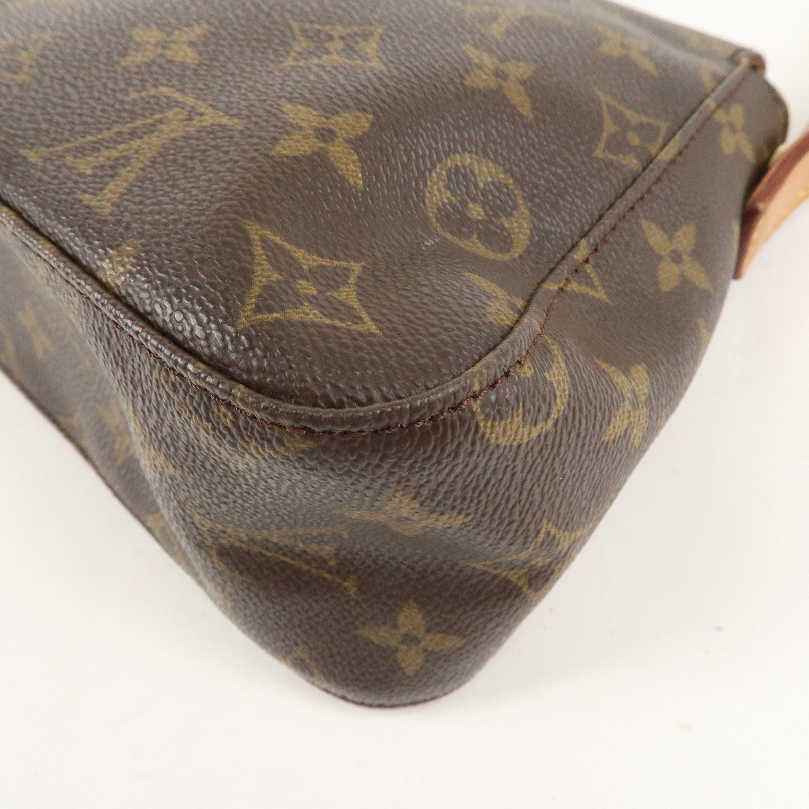 Louis Vuitton Monogram Mini Looping Shoulder Bag Hand Bag M51147