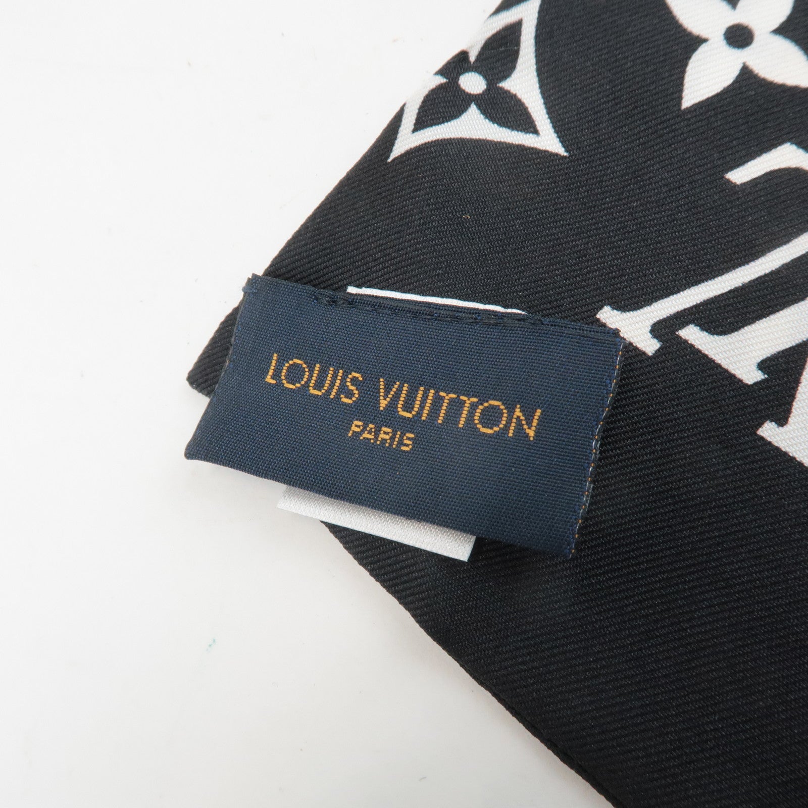 Louis Vuitton Monogram Bando 100% Silk Confidential Noir M78656 Used