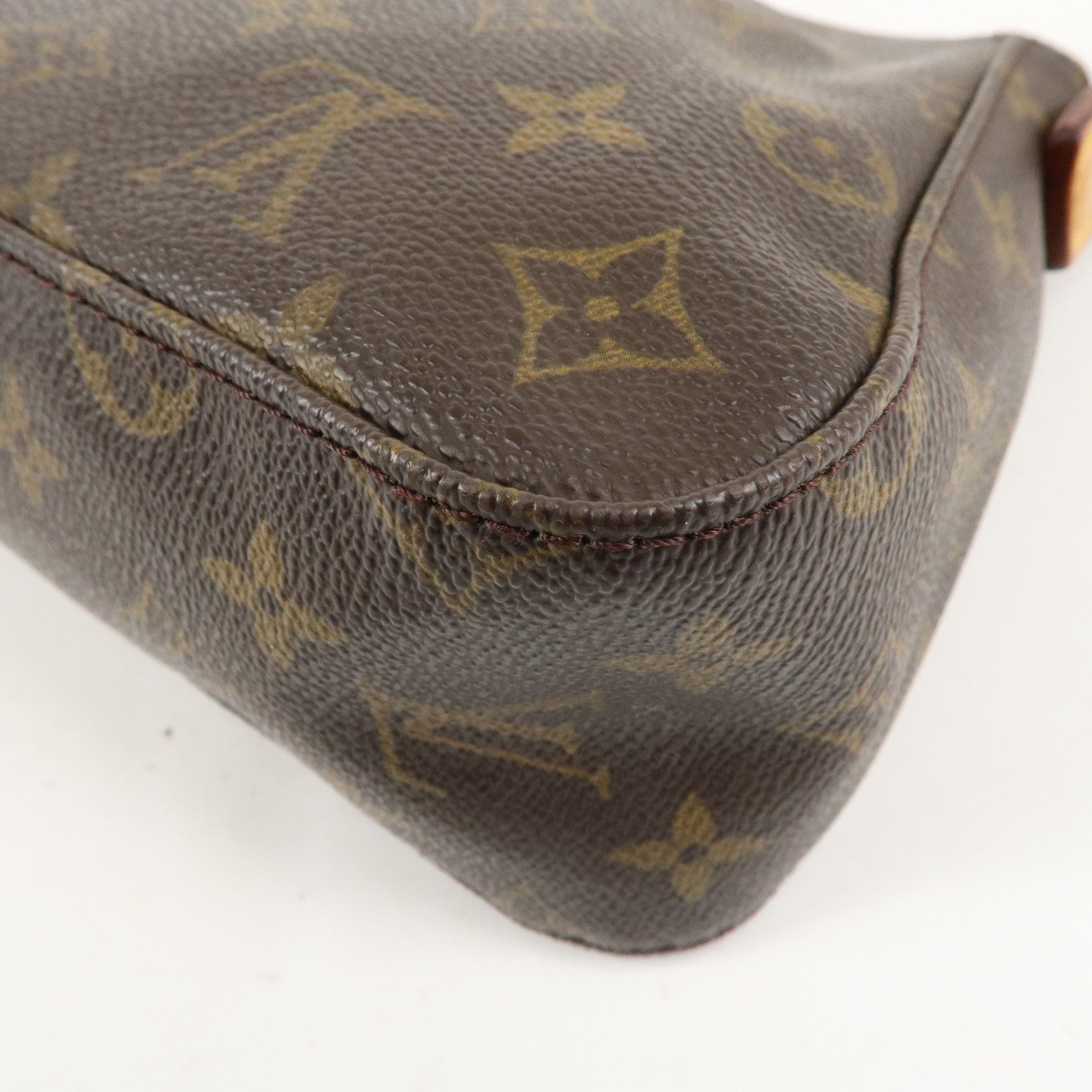 Louis Vuitton Monogram Mini Looping Shoulder Bag Hand Bag M51147