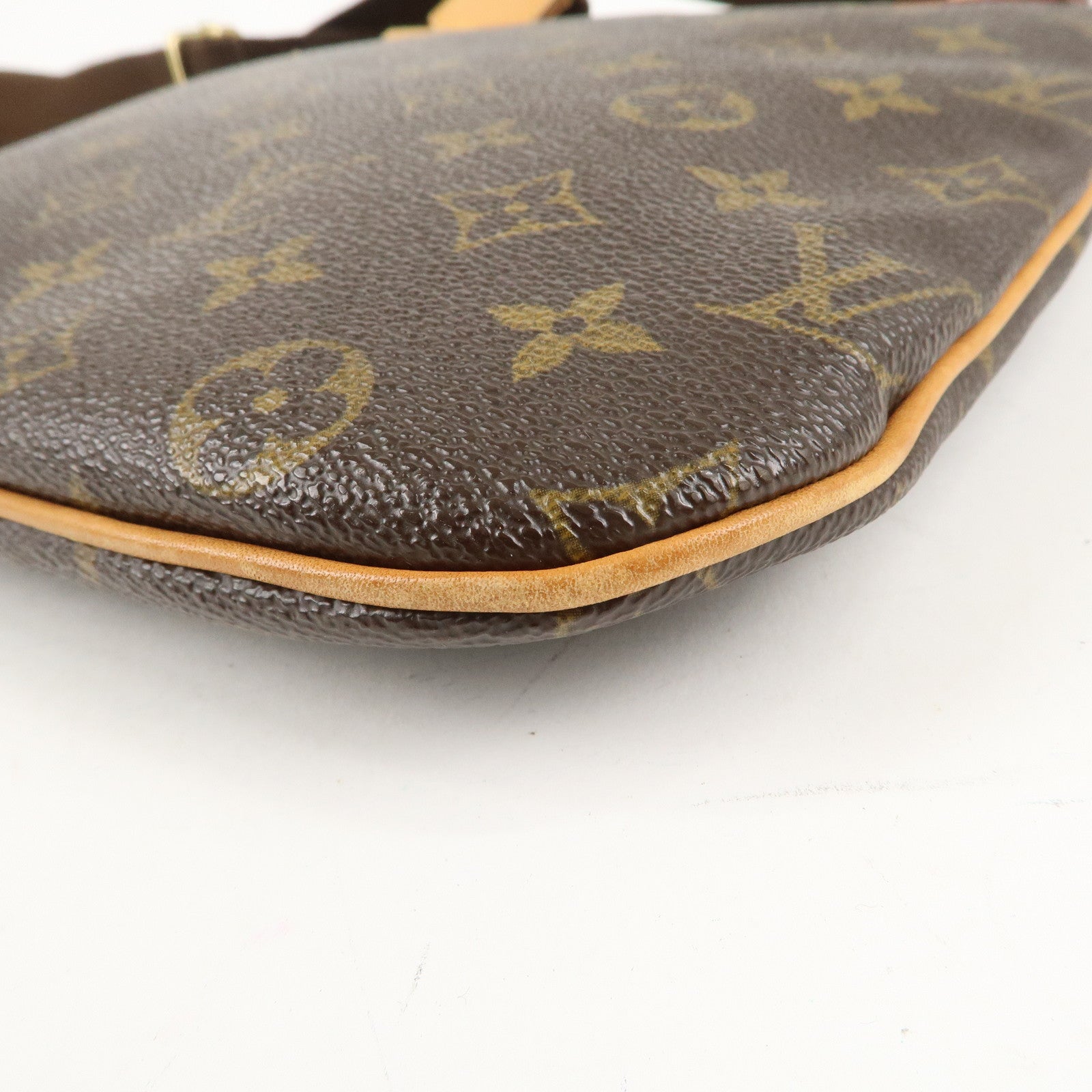 Louis Vuitton Monogram Pochette Bosphore Shoulder Bag M40044