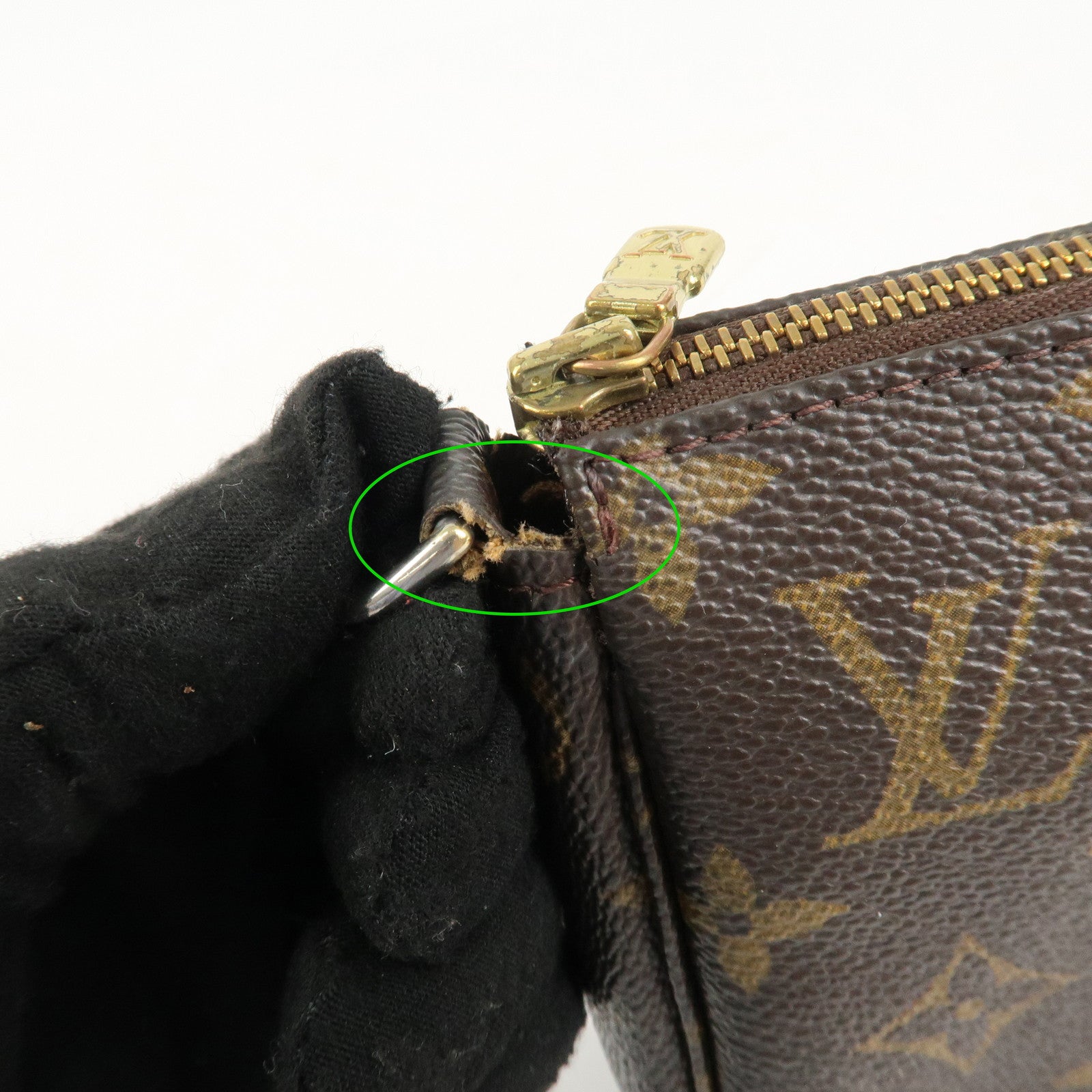 Louis Vuitton Monogram Pochette Accessoires Pouch M51980