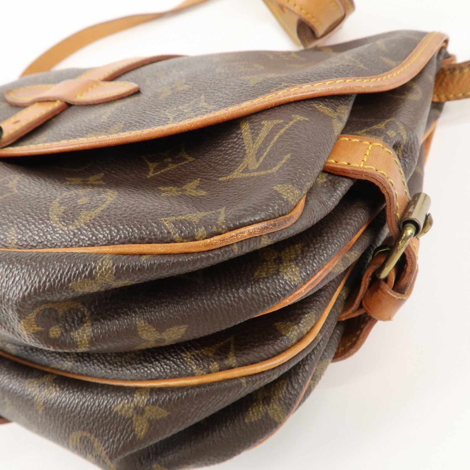 Louis Vuitton Monogram Saumur 30 Crossbody Bag M42256