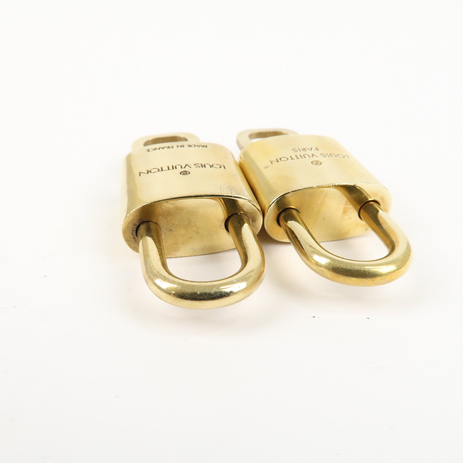 Louis Vuitton Set of 10 Lock 
Key Cadena Key Lock Metal Gold Used