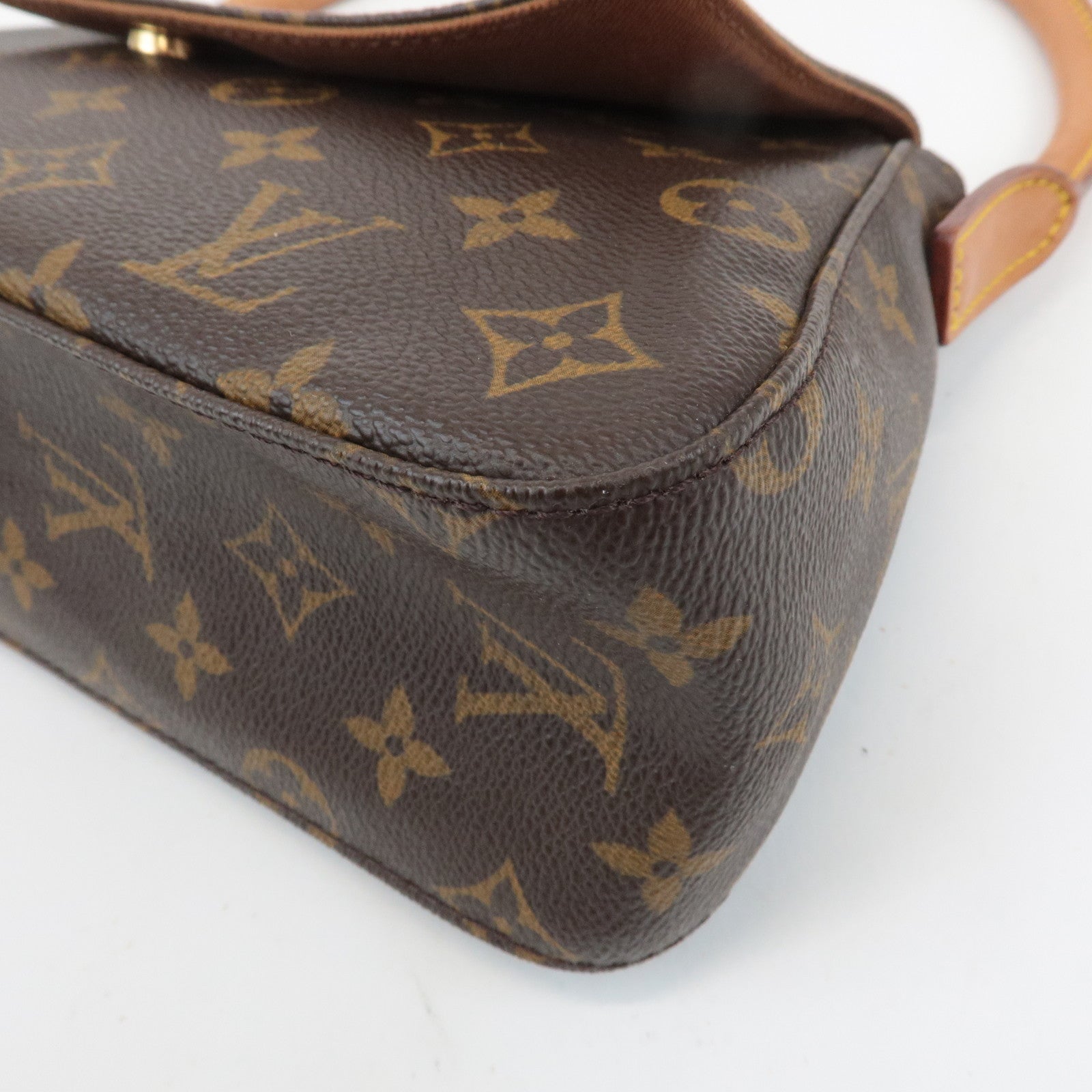 Louis Vuitton Monogram Mini Looping Shoulder Bag Hand Bag M51147