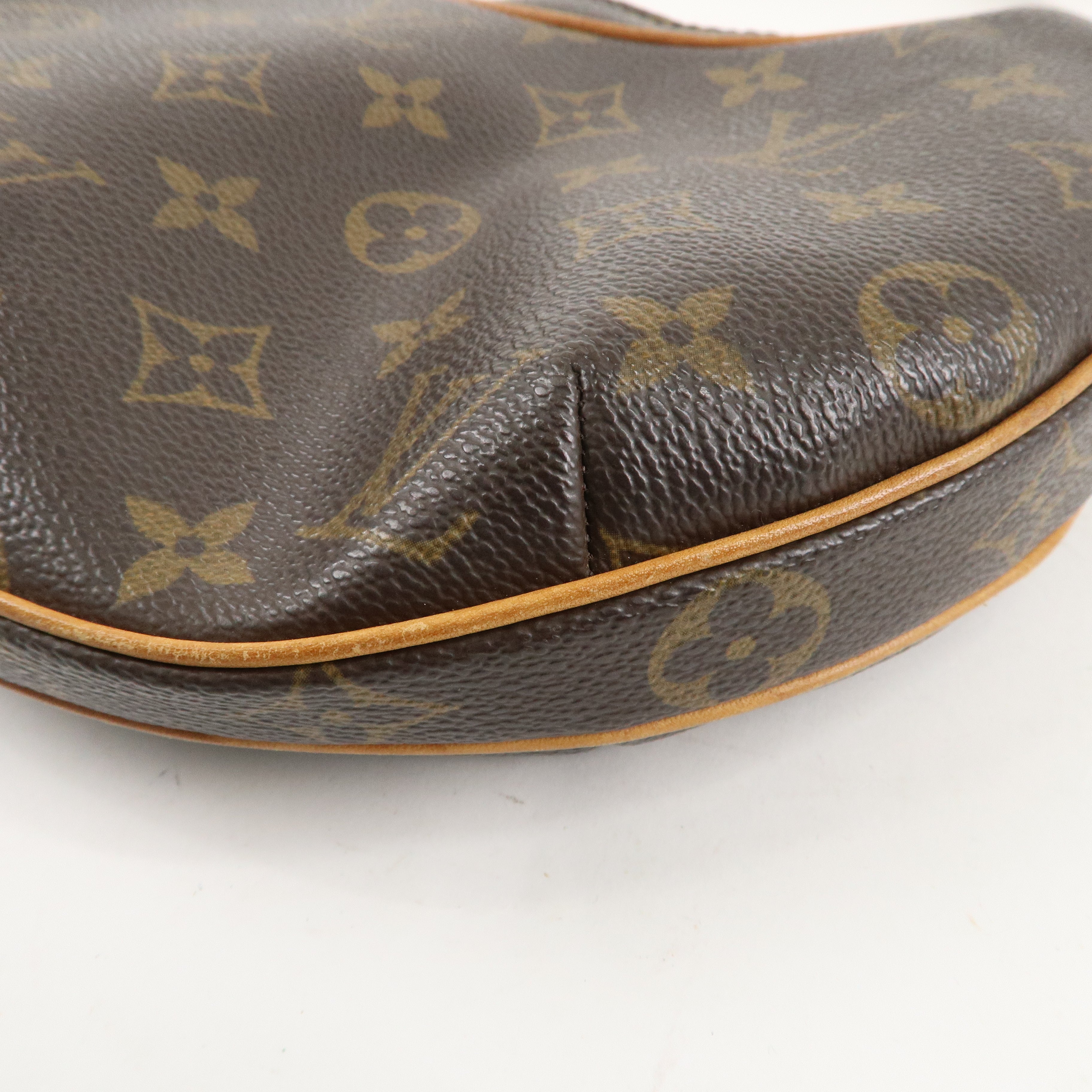 Louis Vuitton Monogram Pochette Croissant Shoulder Bag M51510