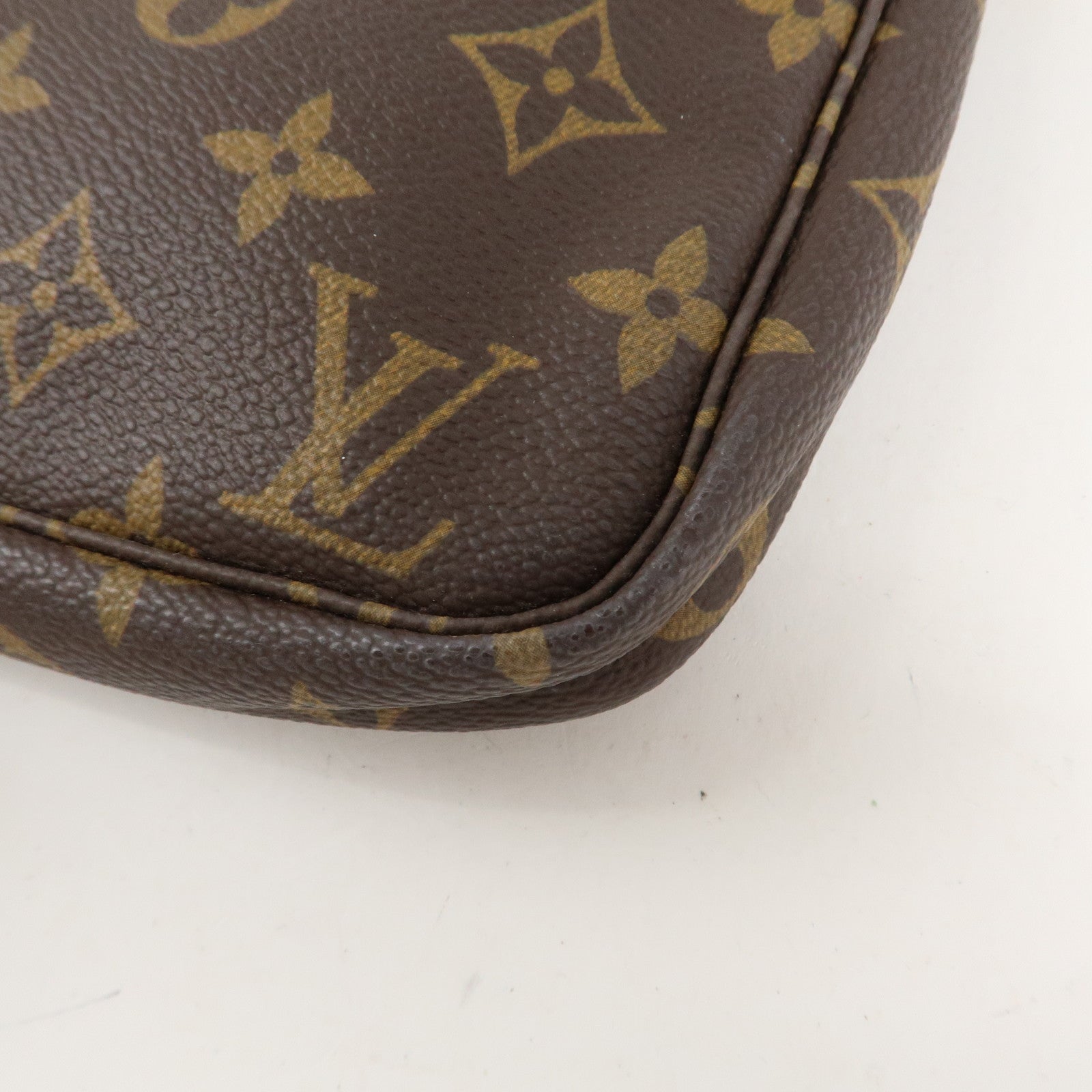 Louis Vuitton Monogram Pochette Accessoires Pouch M51980