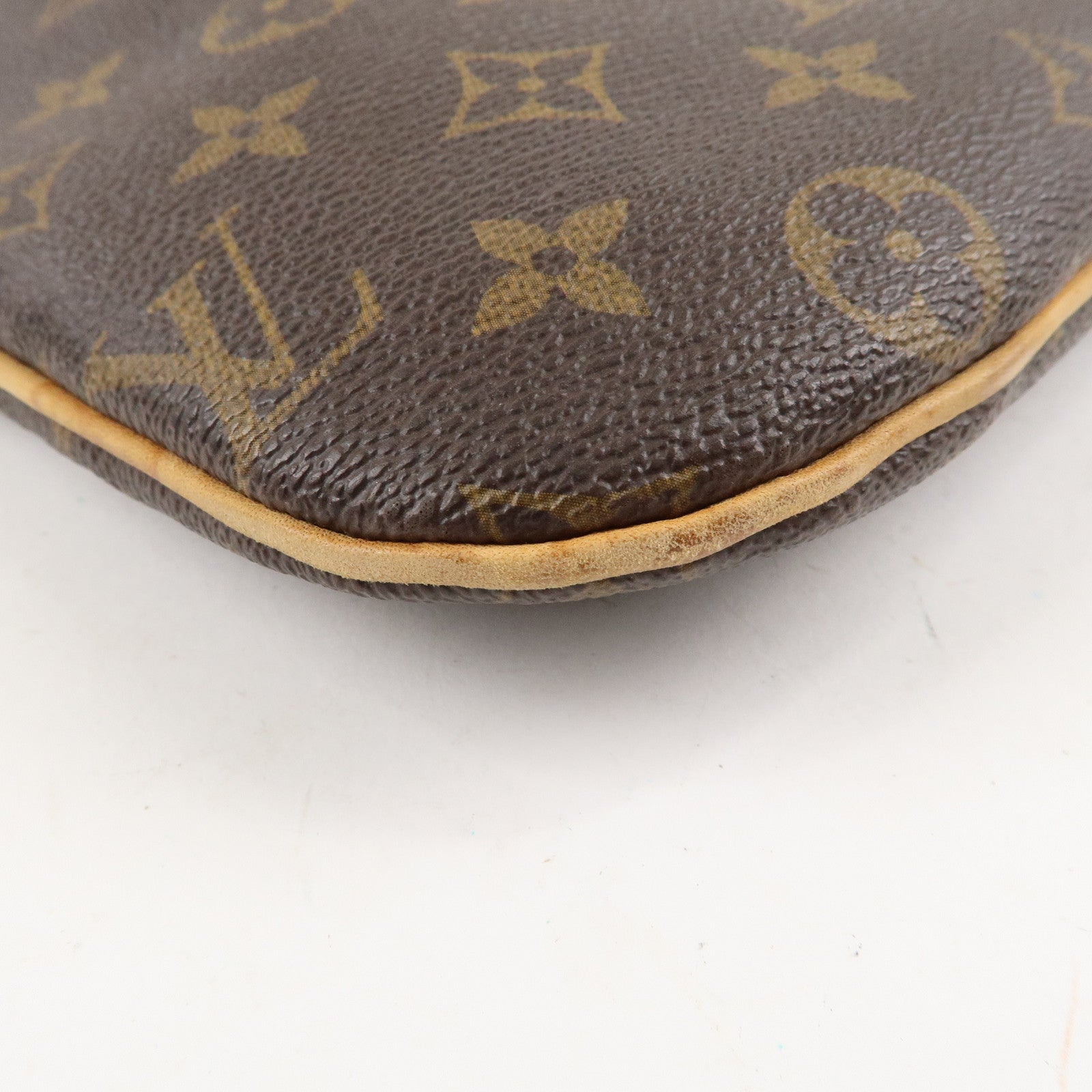 Louis Vuitton Monogram Pochette Bosphore Shoulder Bag M40044