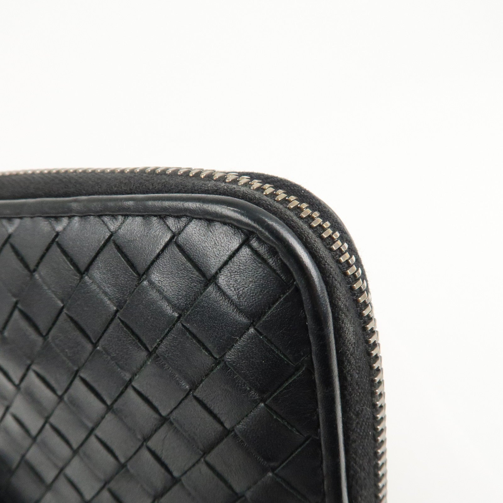 BOTTEGA VENETA Intrecciato Leather Round Zipper Wallet Black