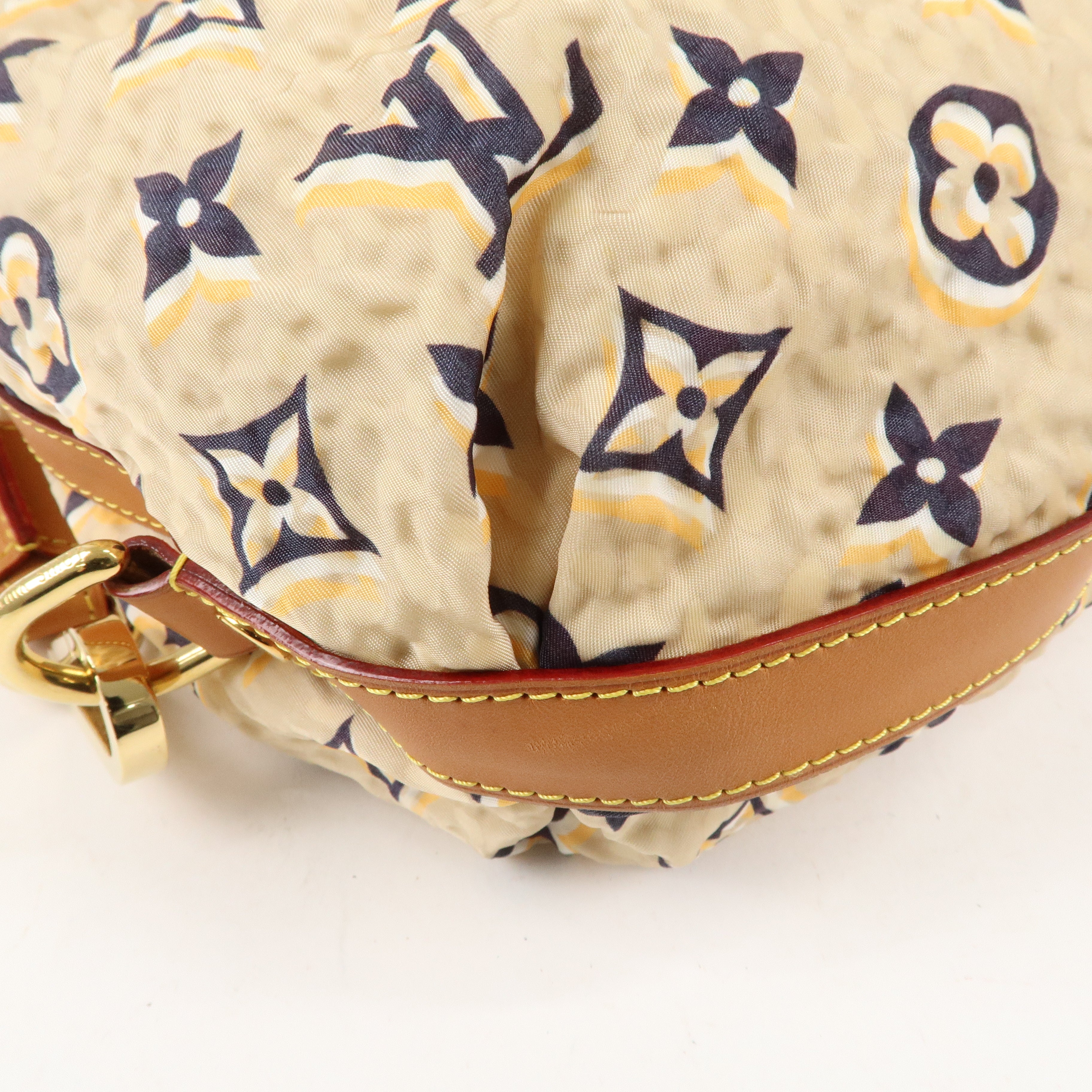 Louis Vuitton Cruise Line Bull MM Shoulder Bag M40236