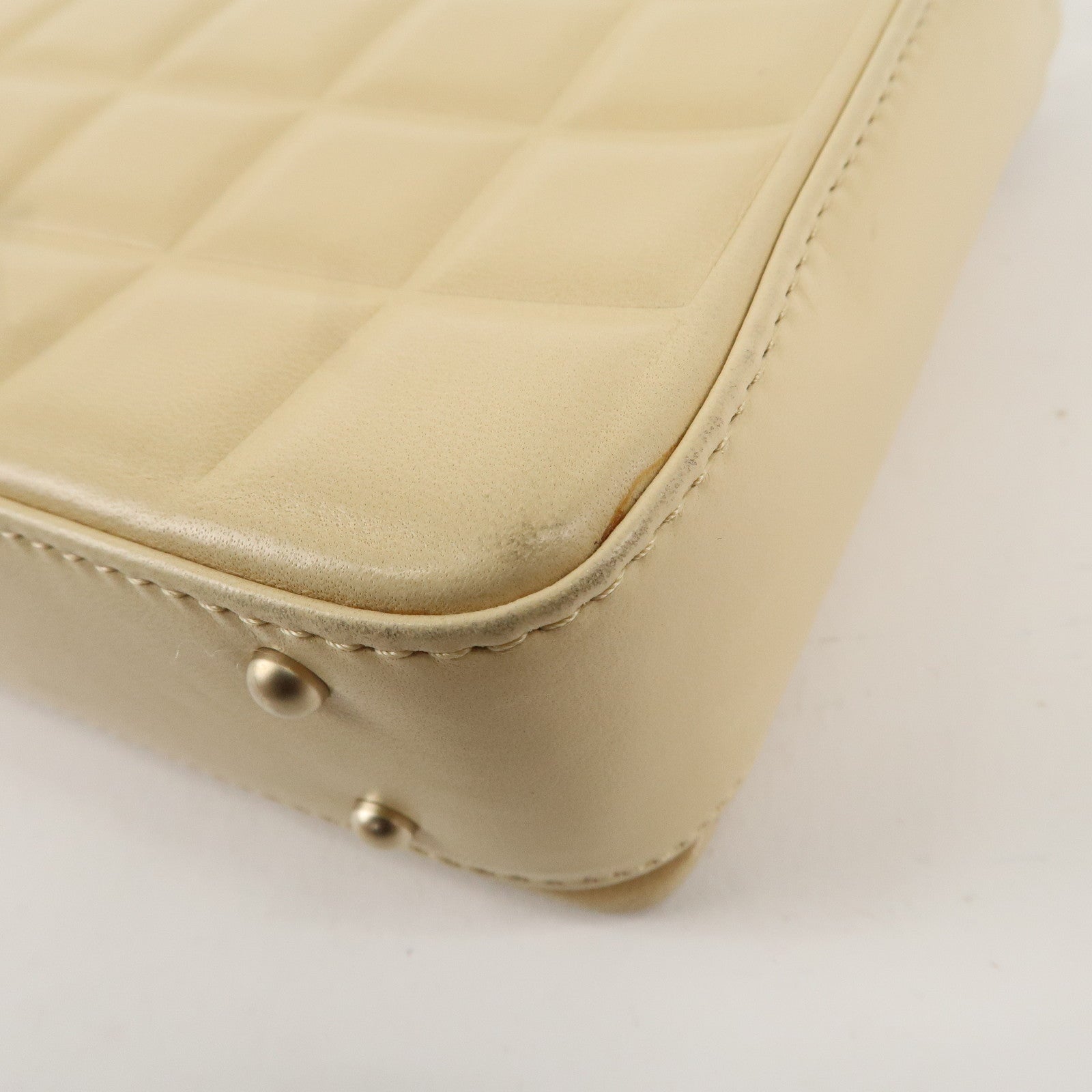 CHANEL Chocolate Bar Lamb Skin Shoulder Bag Beige