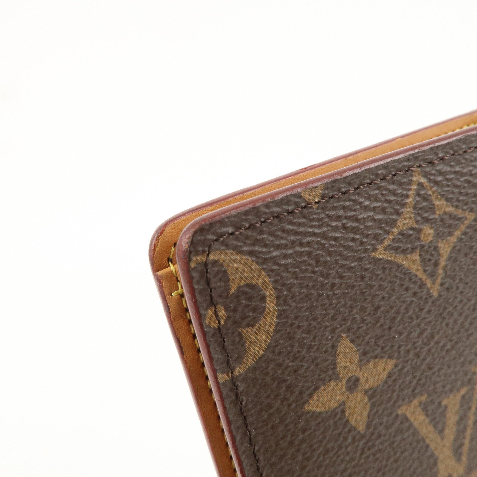 Louis Vuitton Monogram Portefeuille Brazza Bi-fold Wallet M69029