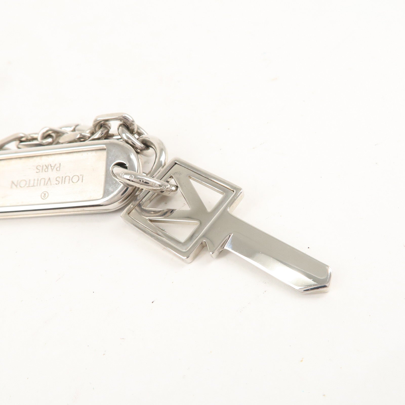 LOUIS VUITTON Porte Cles Chenne V Square Bag Charm SIlver M61994