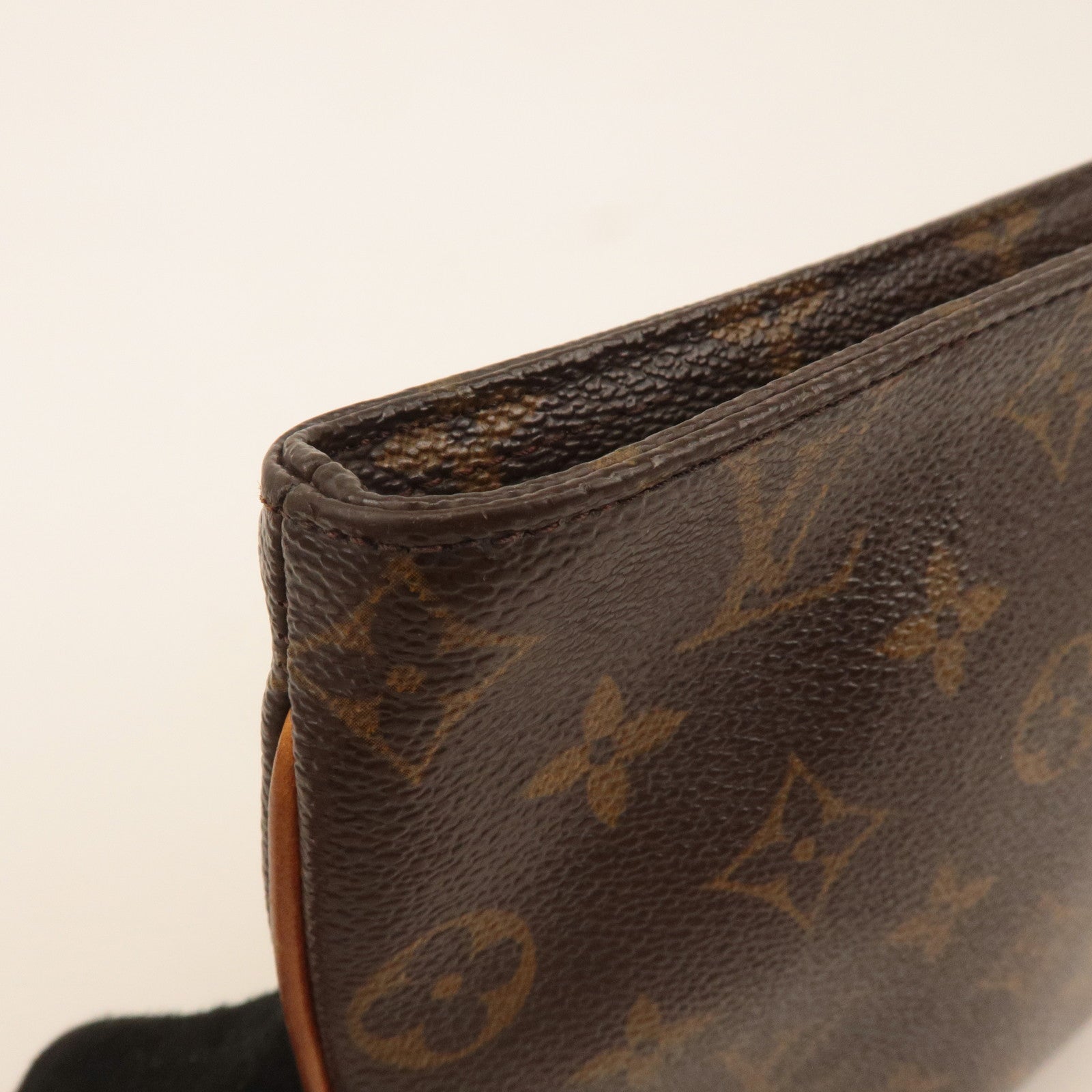 Louis Vuitton Monogram Partition Pouch Clutch Bag M51901