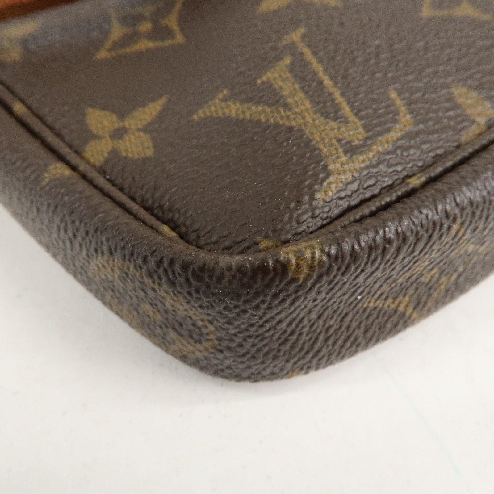 Louis Vuitton Monogram Pochette Accessoires Pouch M51980