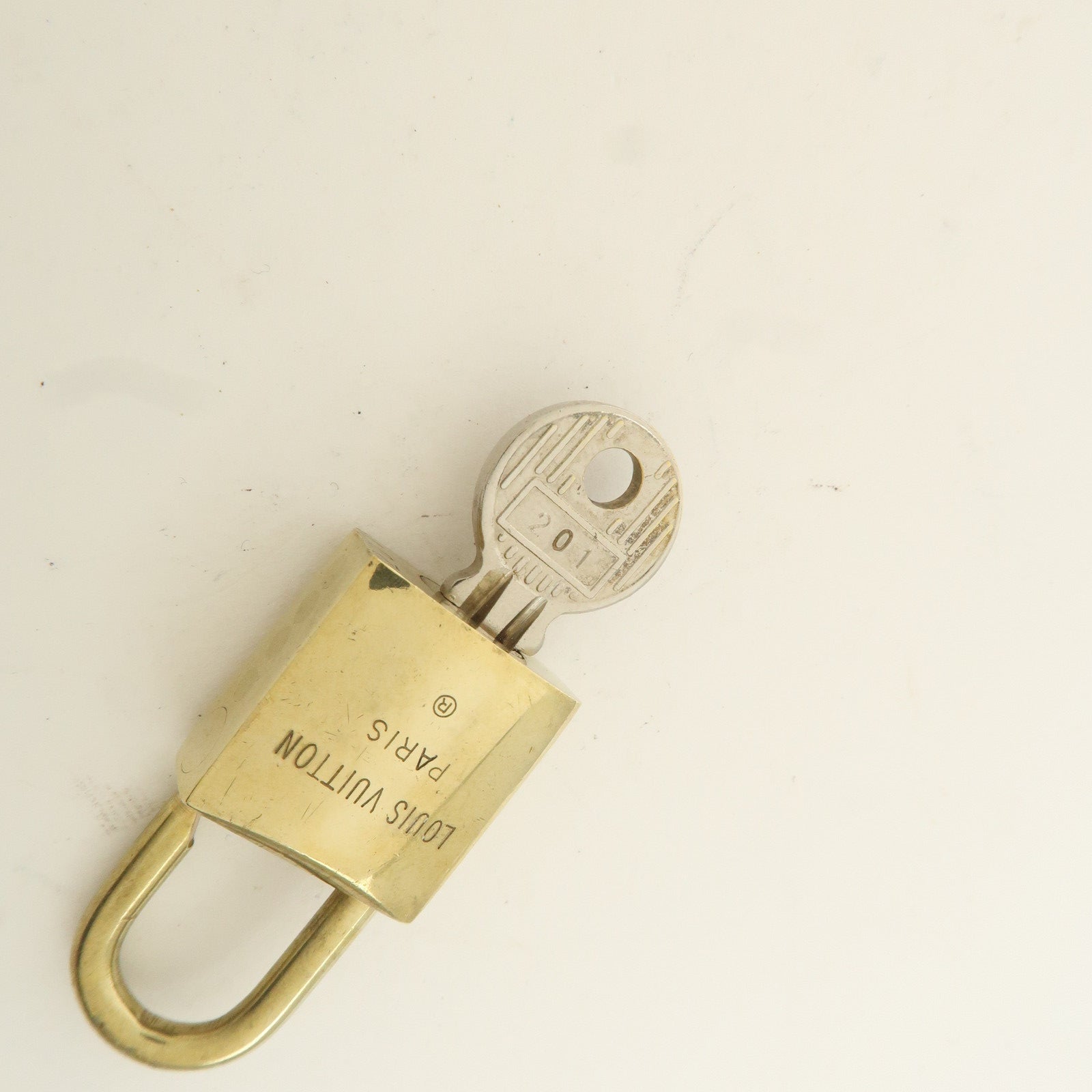 Louis Vuitton Set of 10 Lock 
Key Cadena Key Lock Used