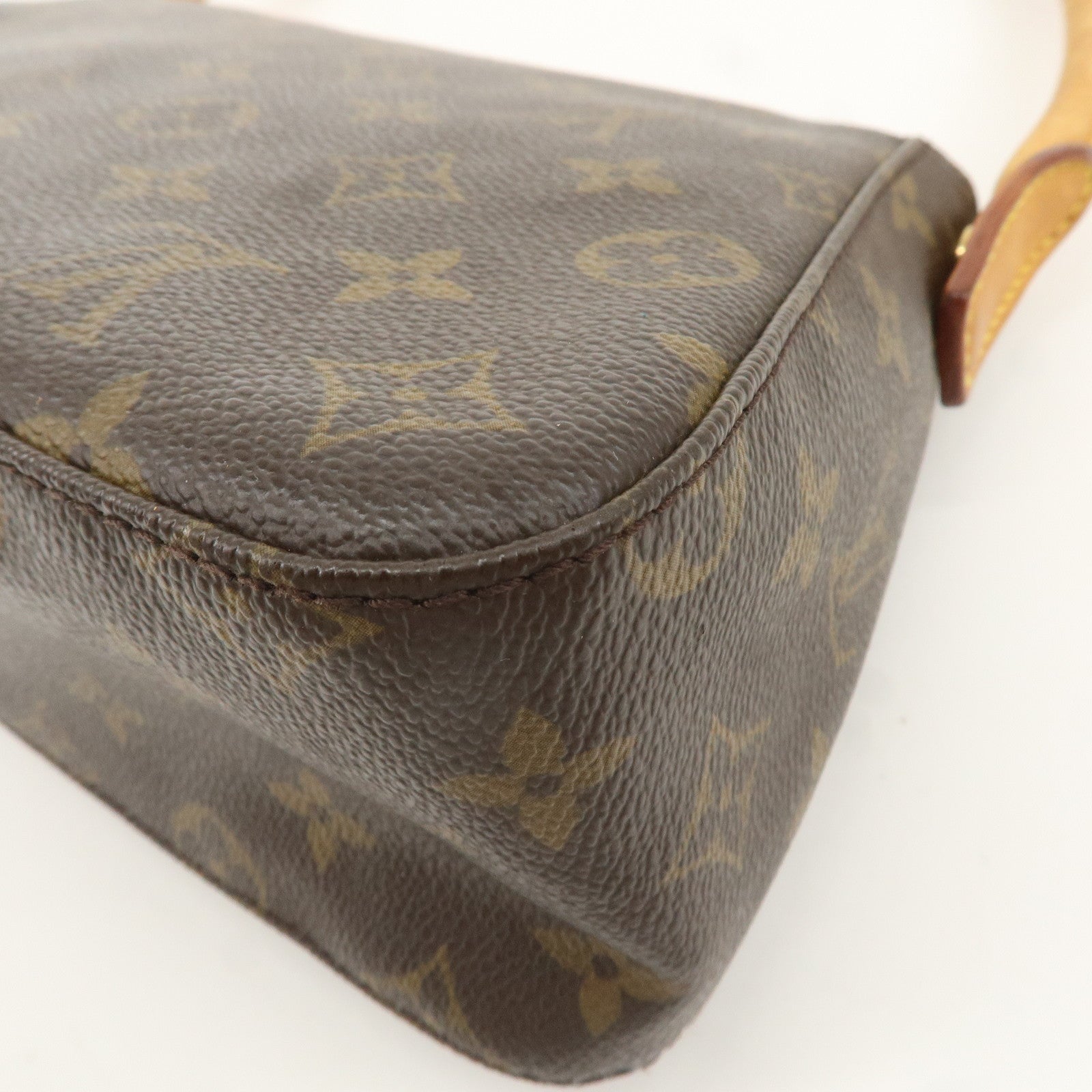 Louis Vuitton Monogram Mini Looping Shoulder Bag Hand Bag M51147