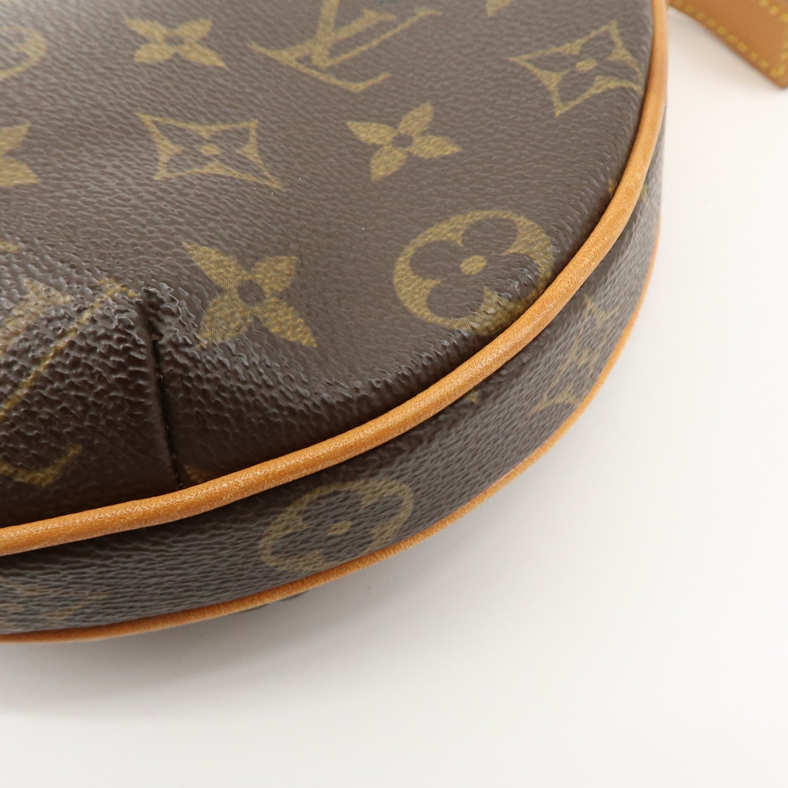 Louis Vuitton Monogram Pochette Croissant Shoulder Bag M51510