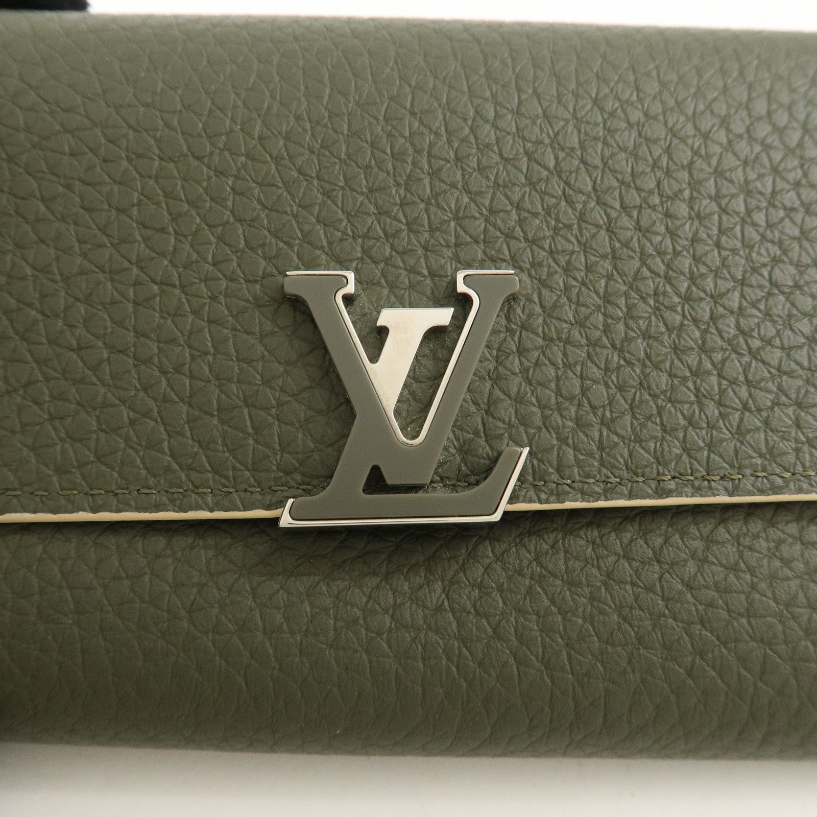 Louis Vuitton Portefeuille Capucines Compact Wallet M67662 Used