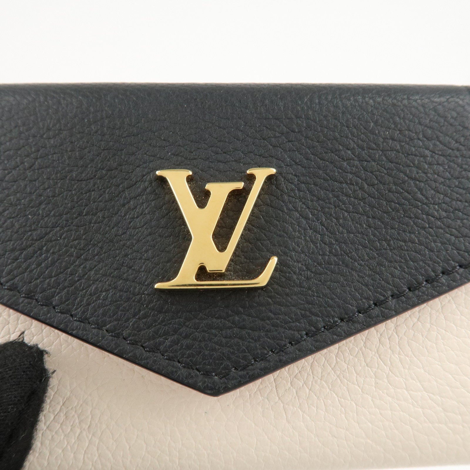 Louis Vuitton Lock Me Portefeuille Lock Mini Wallet M80984 Used