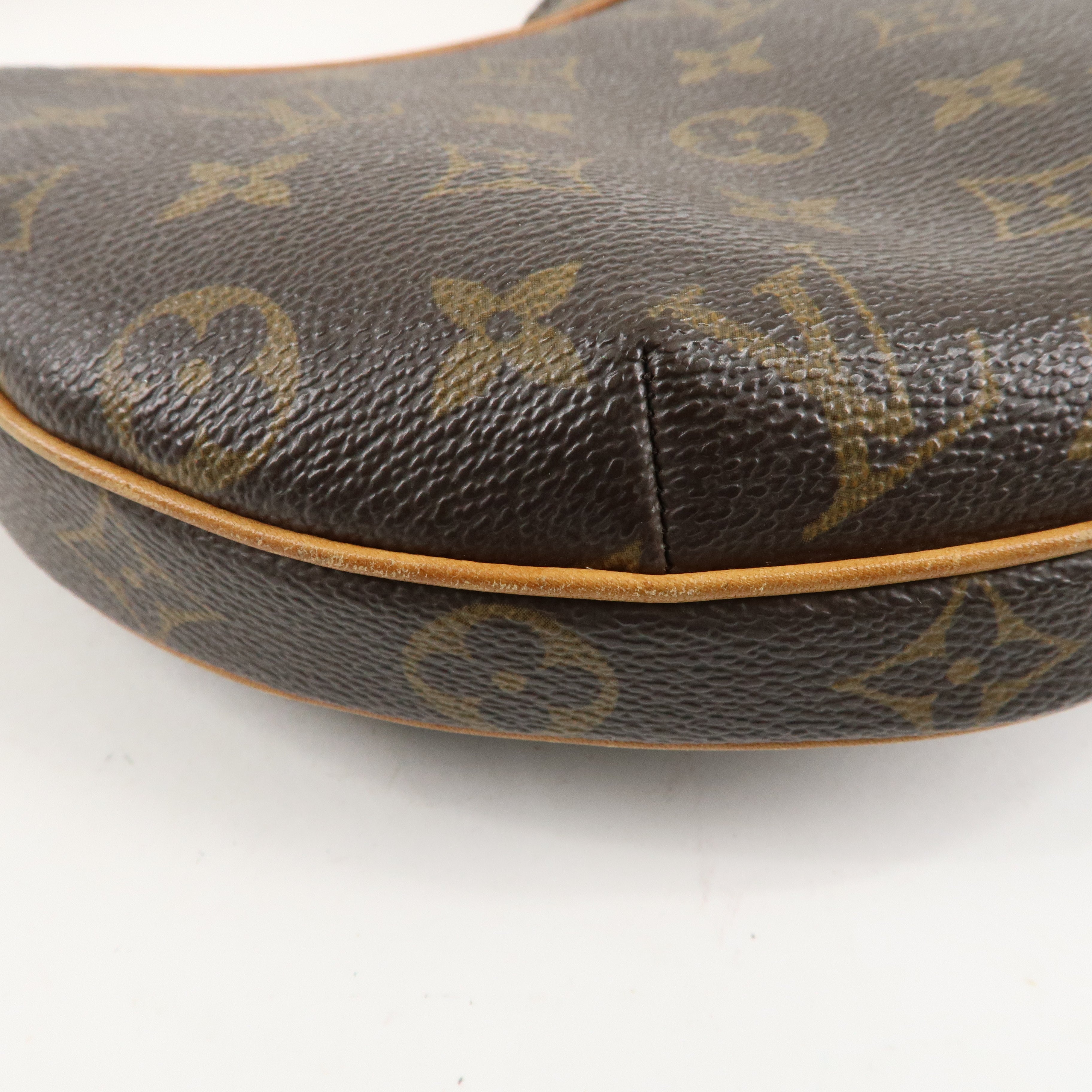 Louis Vuitton Monogram Pochette Croissant Shoulder Bag M51510