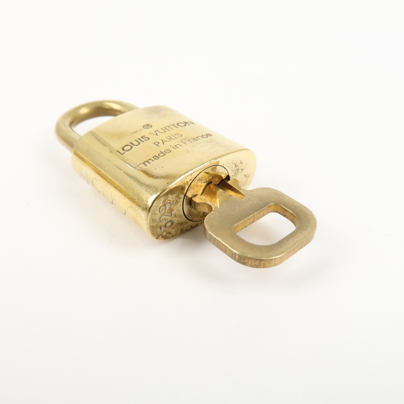 Louis Vuitton Set of 10 Lock 
Key Cadena Key Lock Metal Gold Used