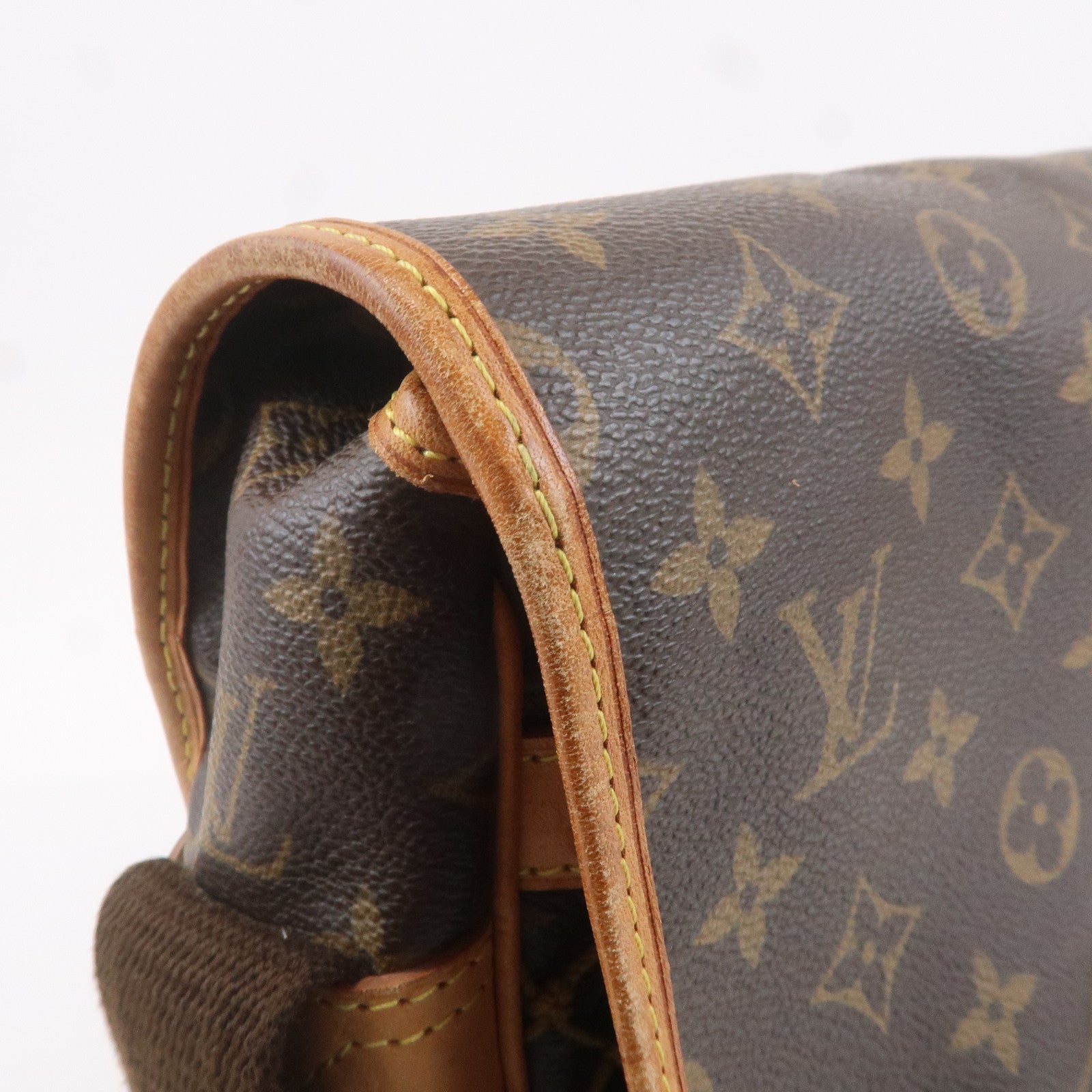 Louis Vuitton Monogram Gongo MM Shoulder Bag Brown M40116