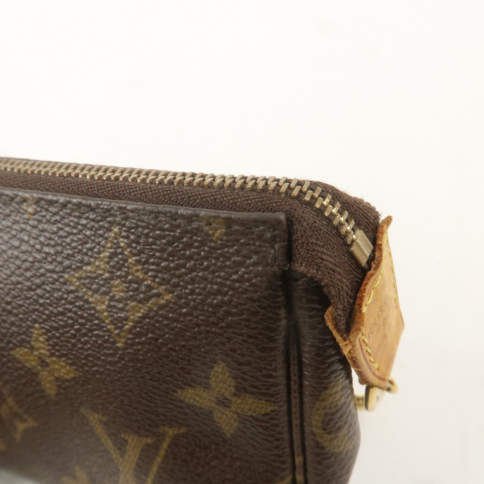 Louis Vuitton Monogram Mini Pochette Accessoires Pouch M58009