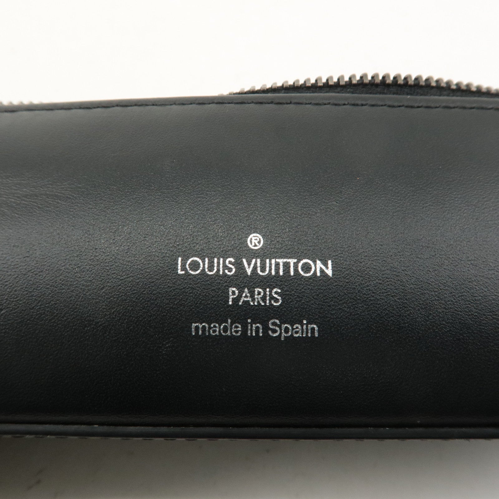 Louis Vuitton Monogram Eclipse Truth Elizabeth GI0199