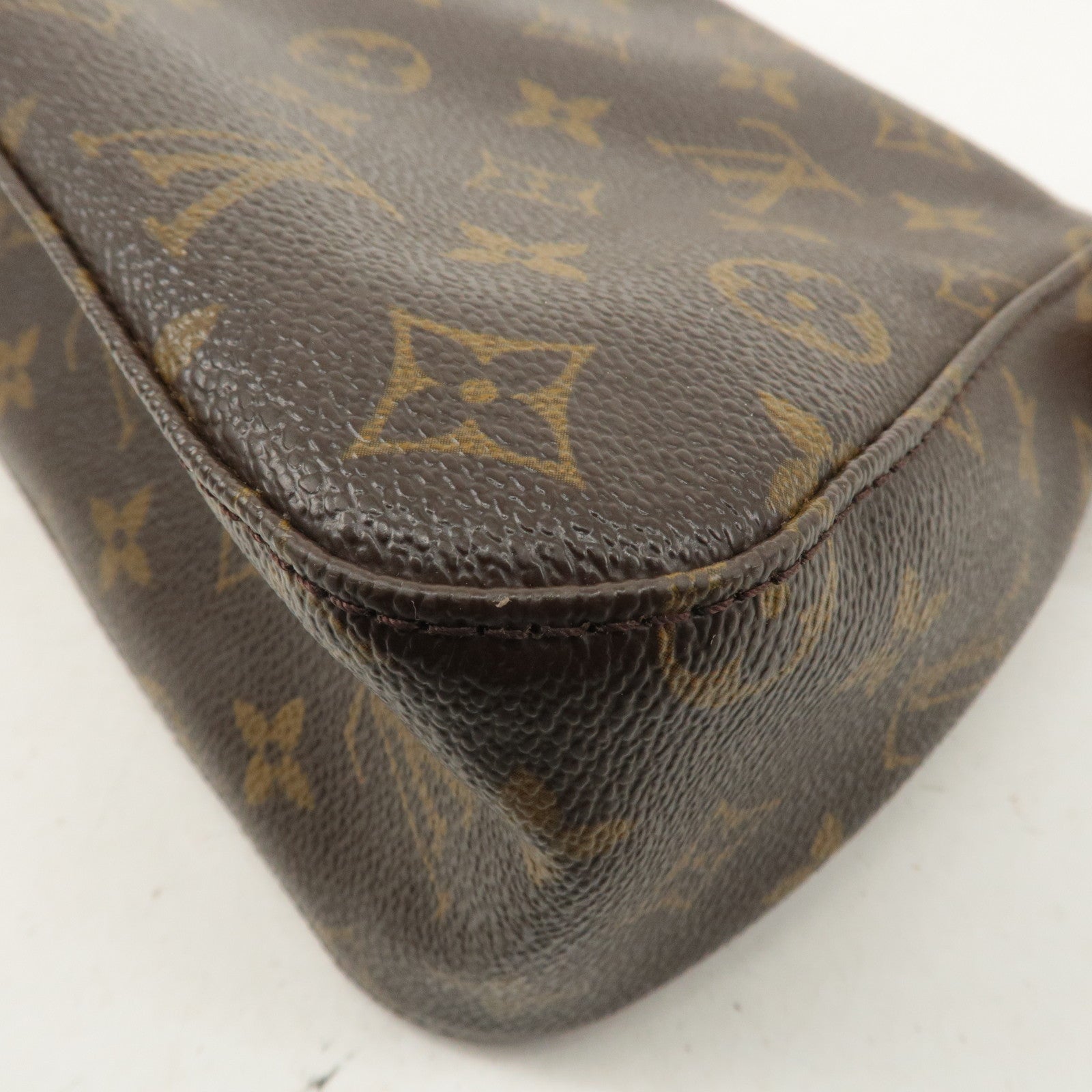 Louis Vuitton Monogram Mini Looping Shoulder Bag Hand Bag M51147