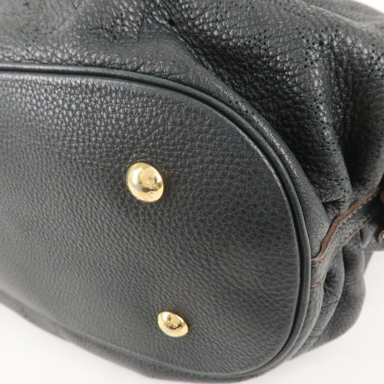 Louis Vuitton Monogram Mahina XL Leather Hand Bag Noir M95547