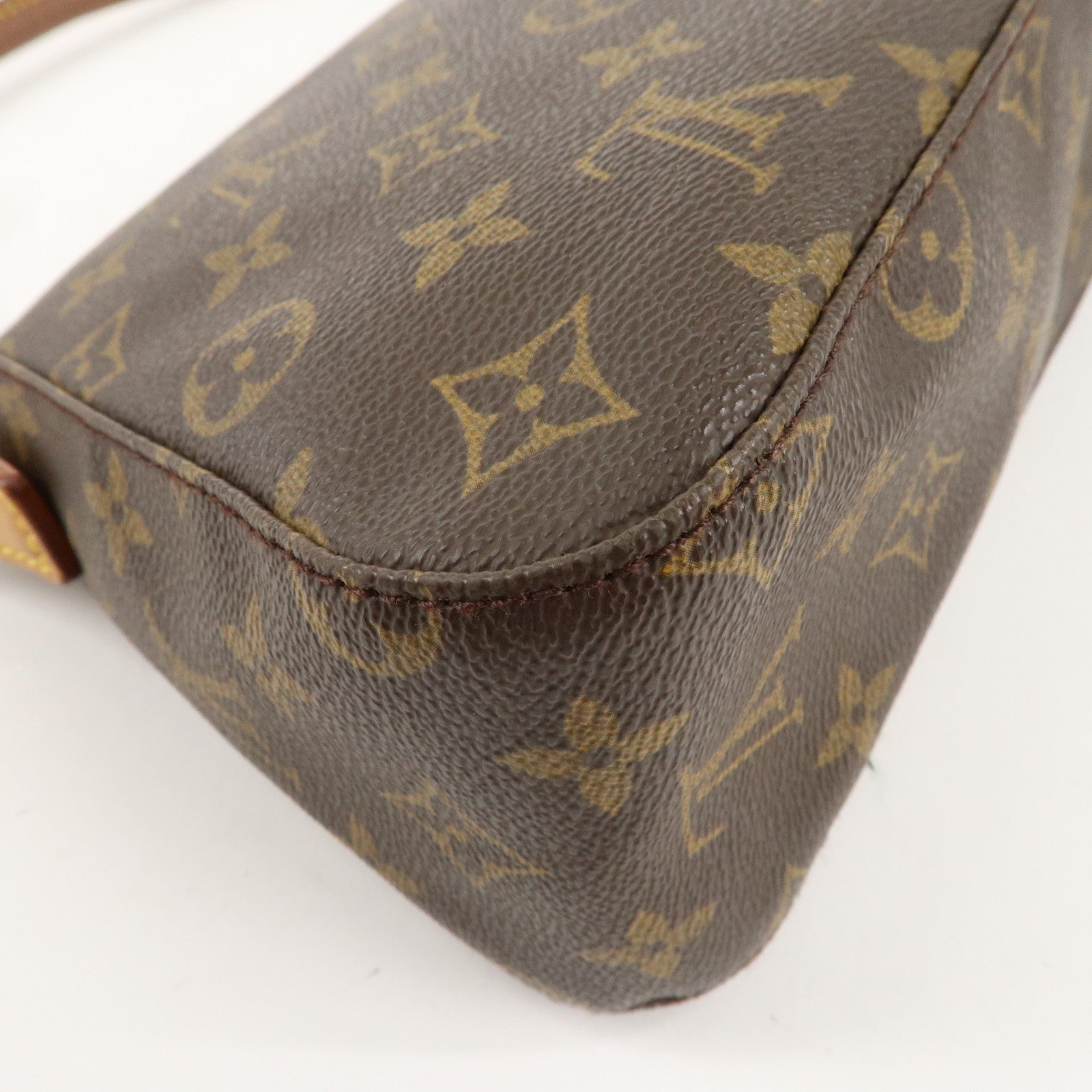 Louis Vuitton Monogram Mini Looping Shoulder Bag Hand Bag M51147